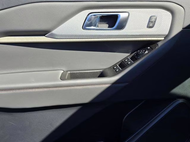 2025 Black Metallic Ford Explorer Active RWD SUV