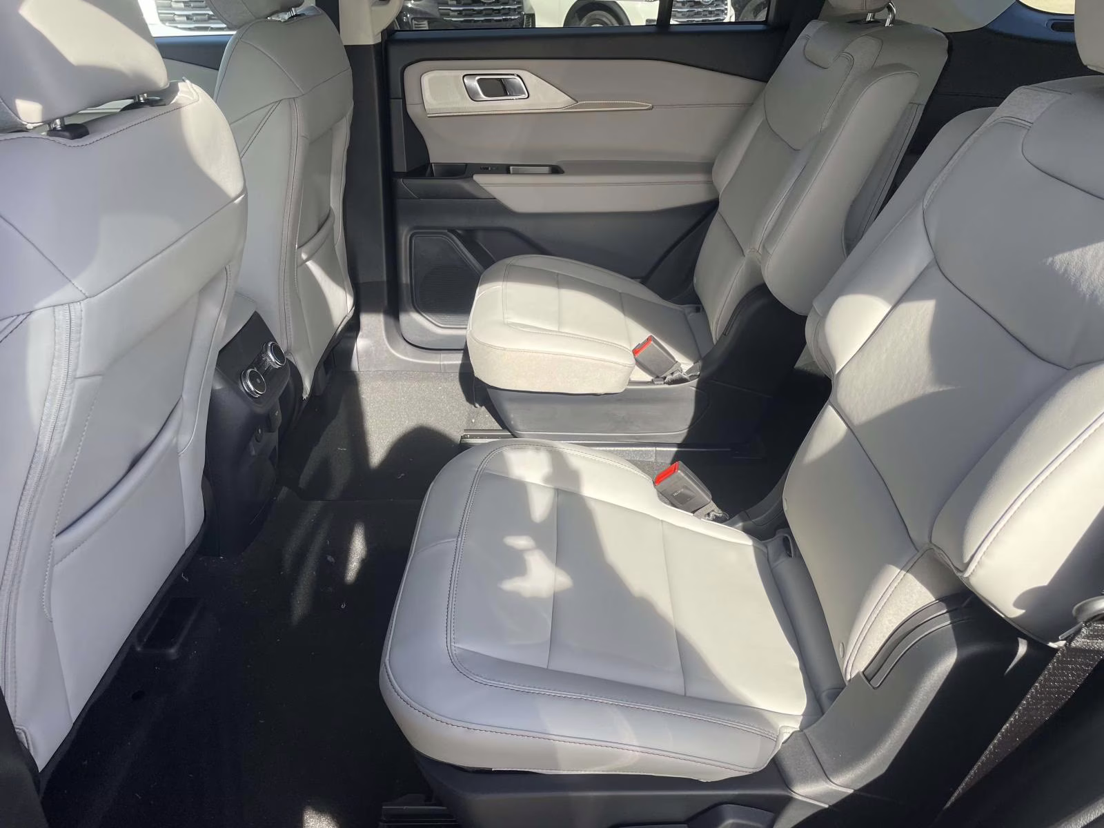 2026 Agate Black Metallic Ford Explorer Active RWD SUV