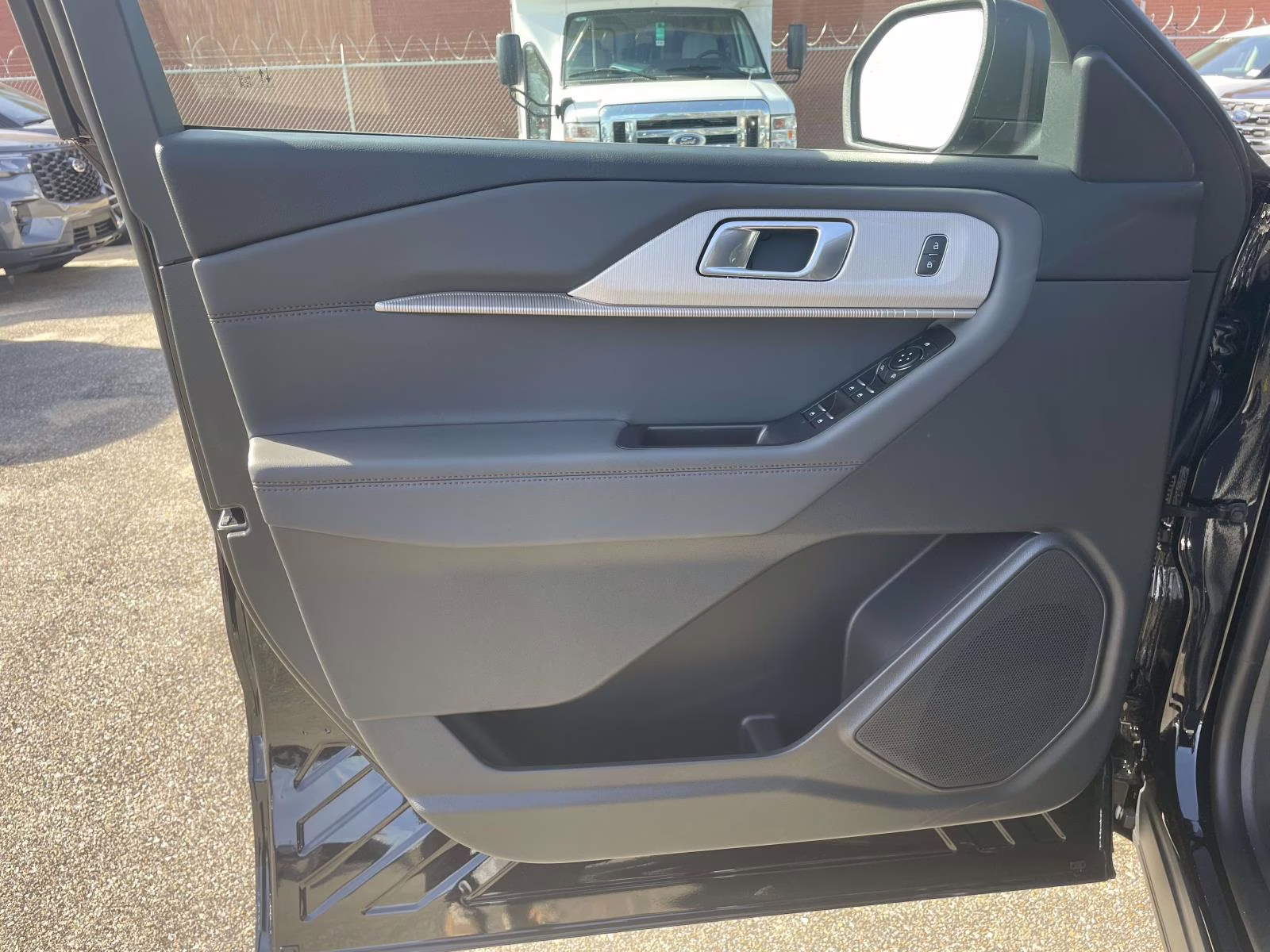 2026 Agate Black Metallic Ford Explorer Active RWD SUV