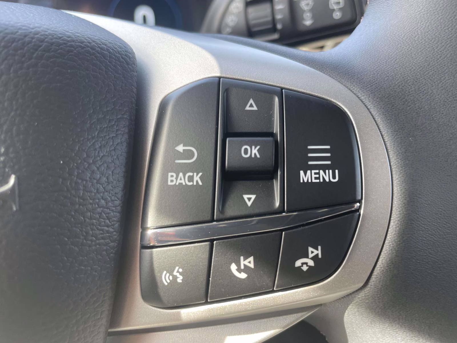 2026 Agate Black Metallic Ford Explorer Active RWD SUV