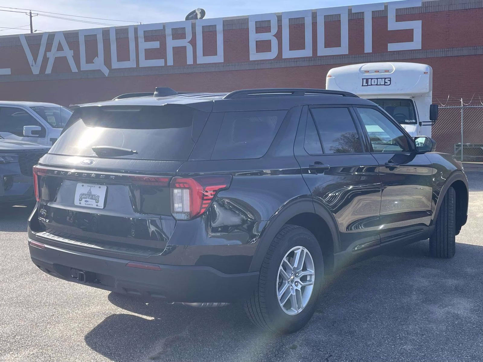 2026 Agate Black Metallic Ford Explorer Active RWD SUV