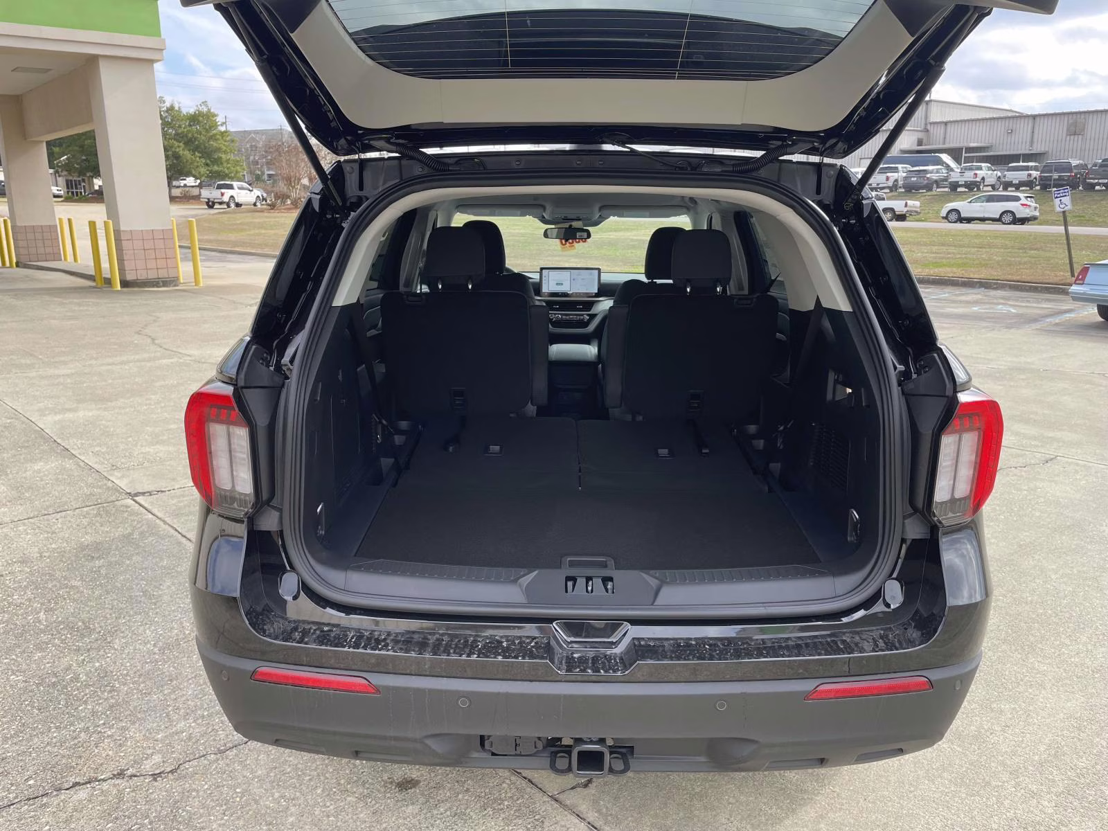 2026 Agate Black Metallic Ford Explorer Active RWD SUV