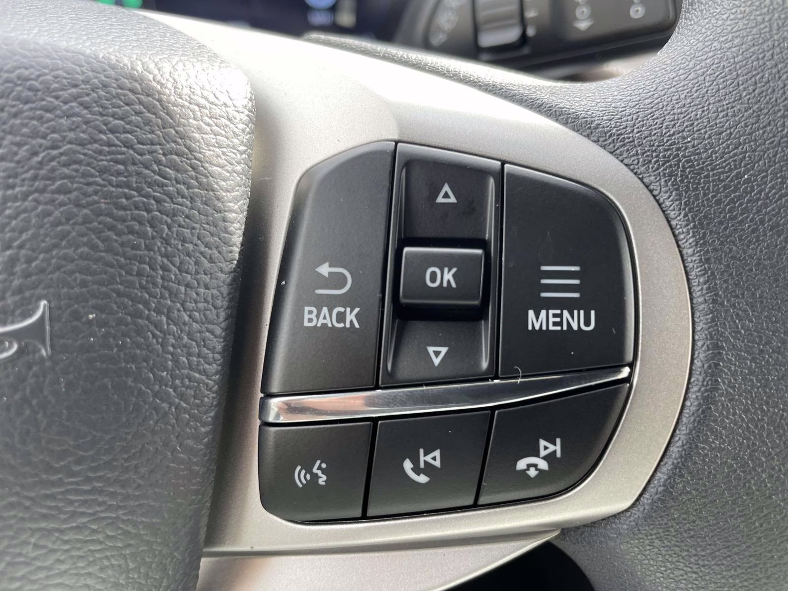 2026 Agate Black Metallic Ford Explorer Active RWD SUV