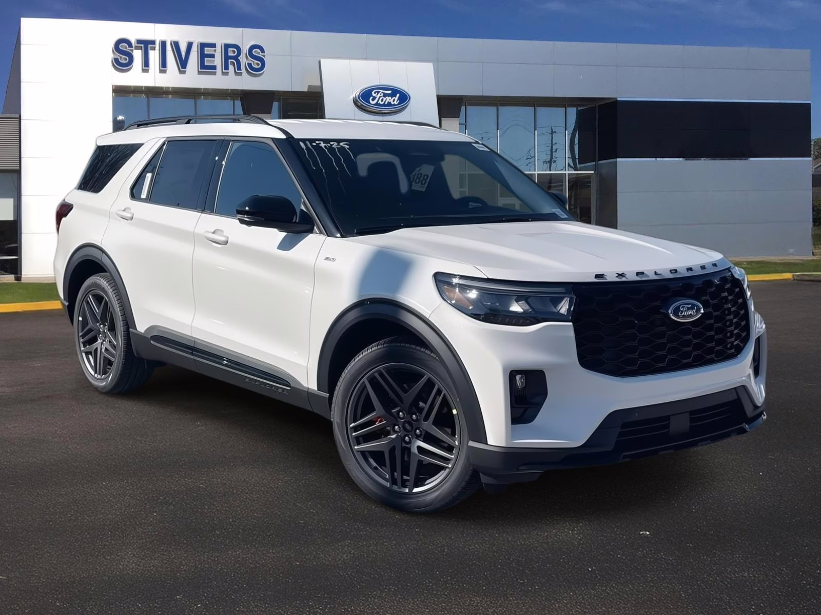 2026 Star White Metallic Tri-Coat Ford Explorer ST-Line RWD SUV