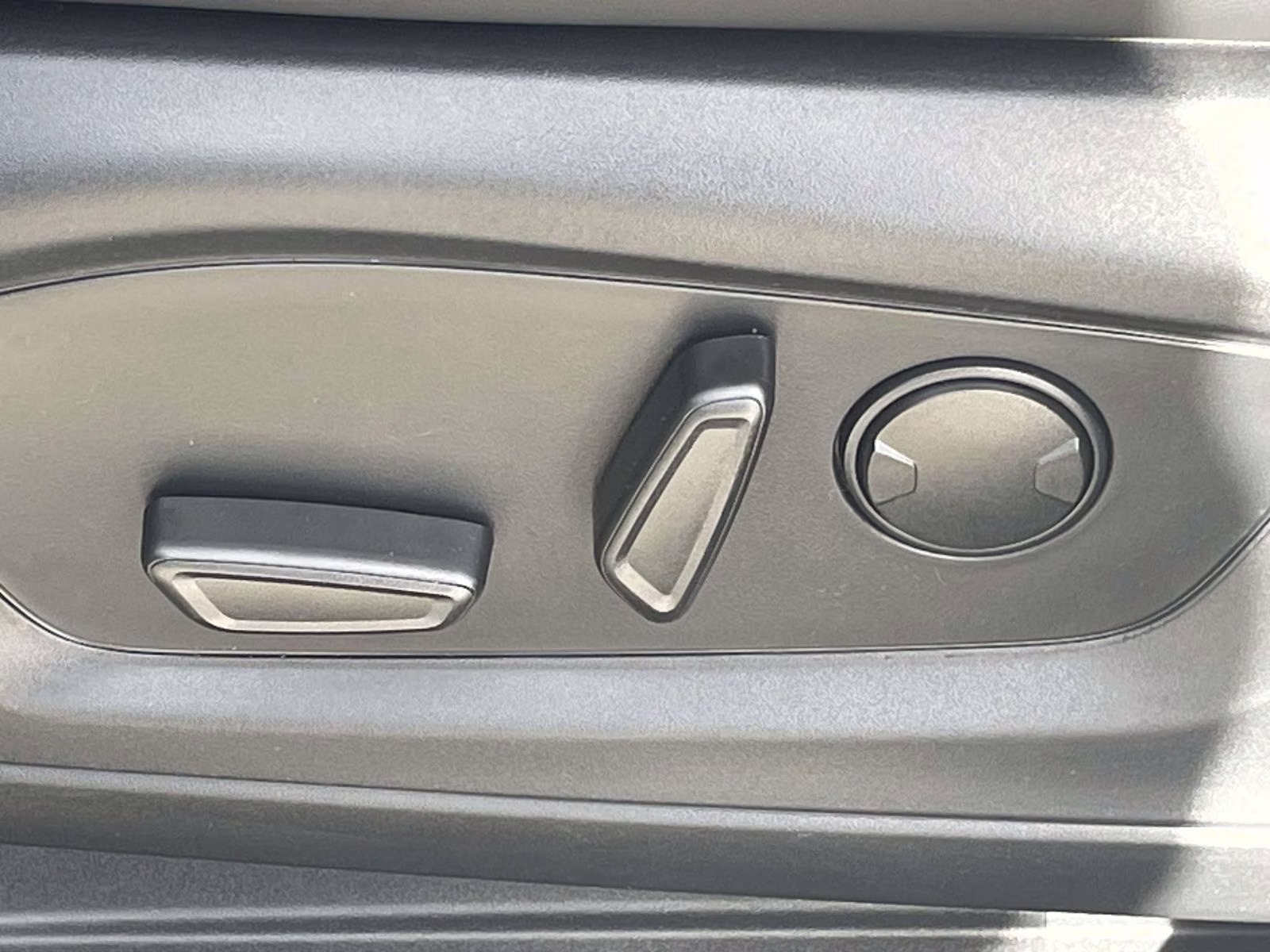 2026 Space White Metallic Ford Explorer ST-Line RWD SUV