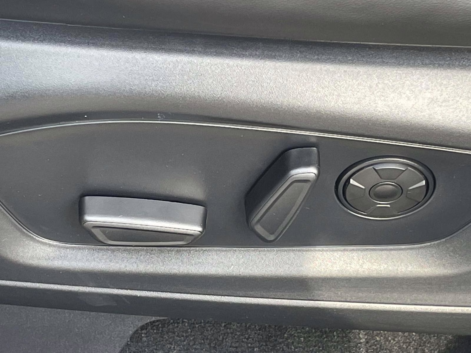 2026 Star White Metallic Tri-Coat Ford Explorer ST 4X4 SUV