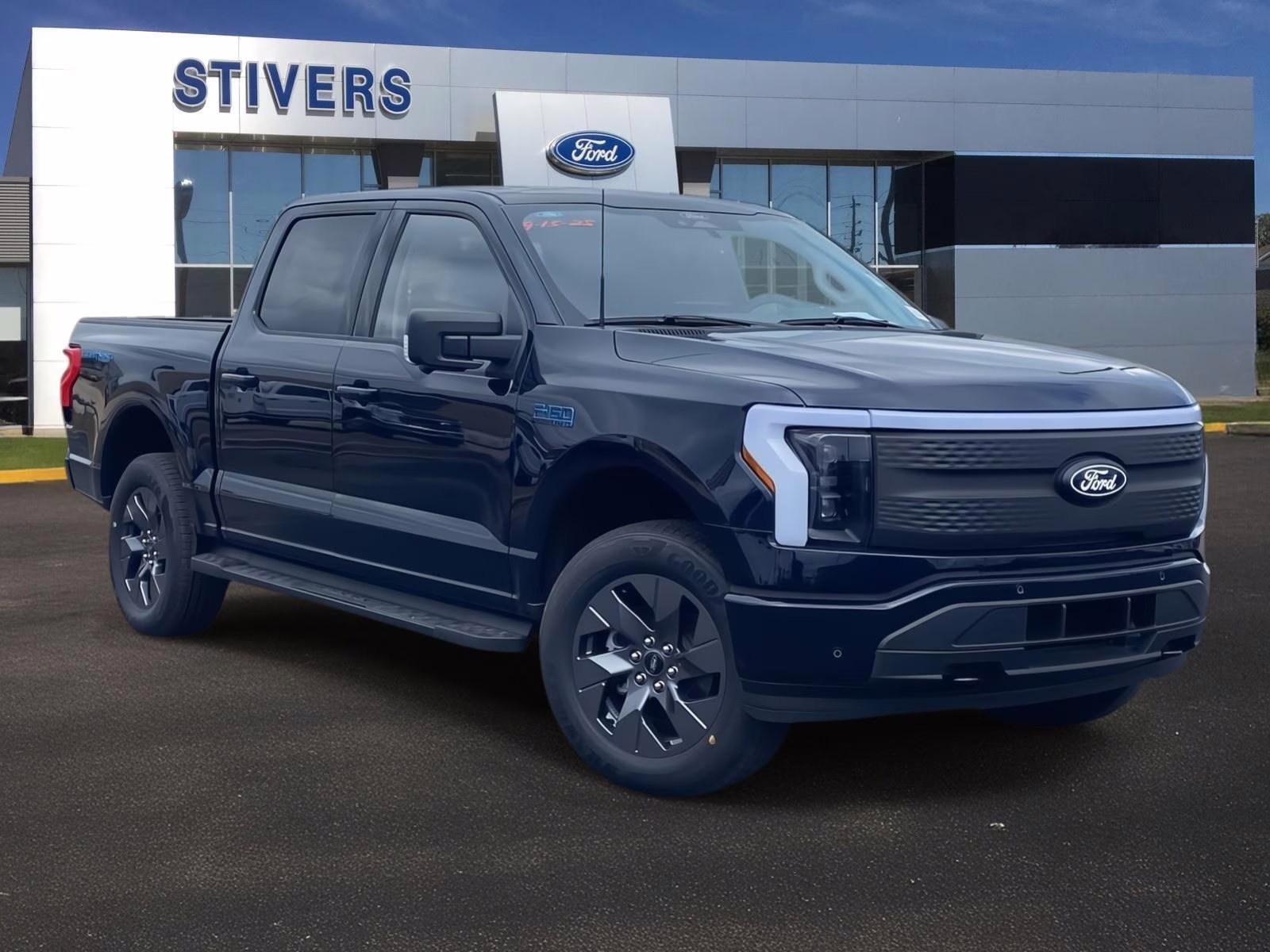 2025 Antimatter Blue Metallic Ford F-150 Lightning Flash AWD Truck