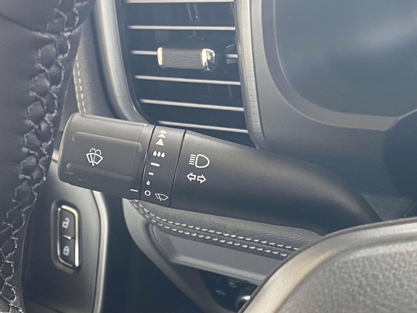 2025 Antimatter Blue Metallic Ford F-150 Lightning Flash AWD Truck