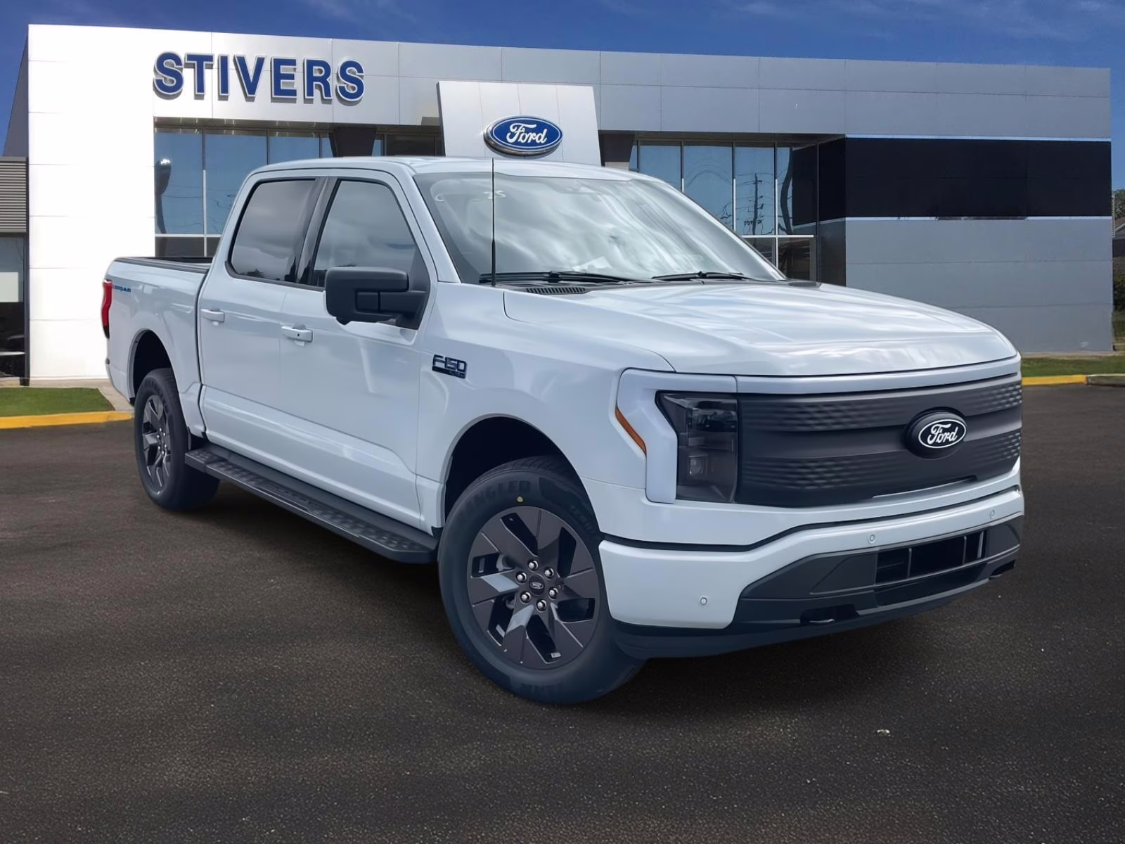 2025 Space White Metallic Ford F-150 Lightning Flash AWD Truck