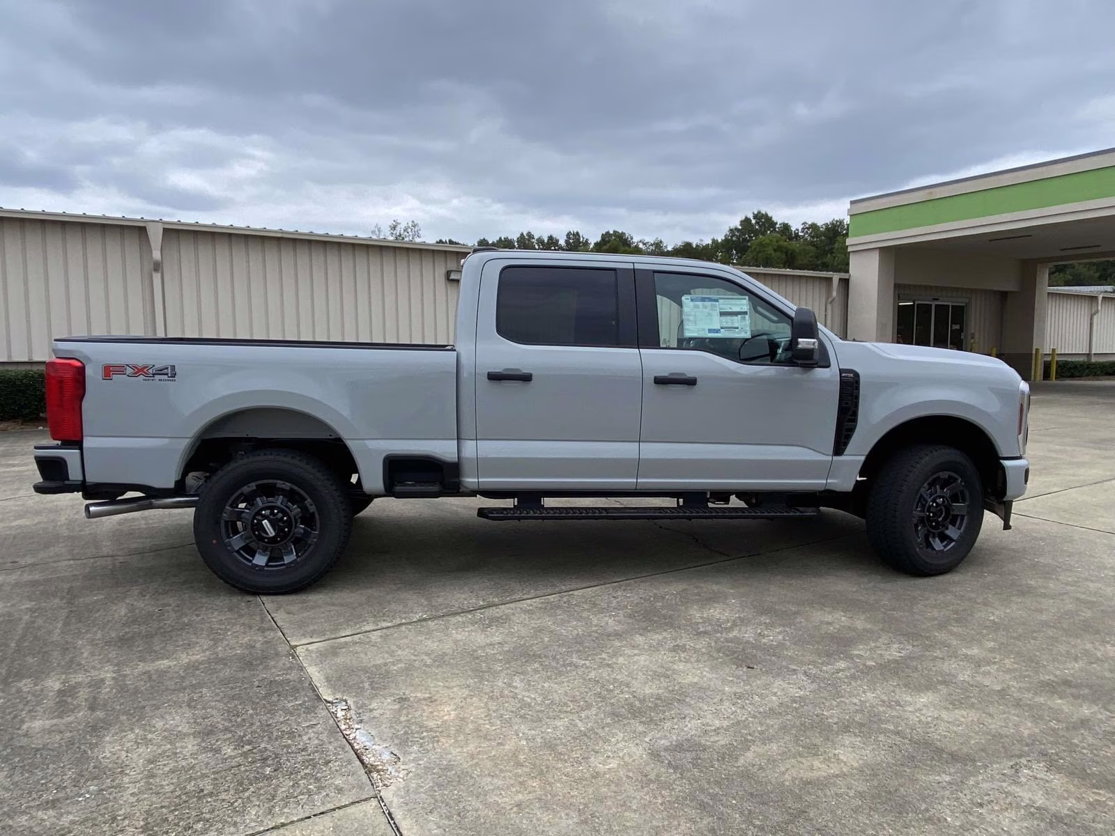 2026 Avalanche Ford Super Duty F-250 SRW XL 4X4 Truck