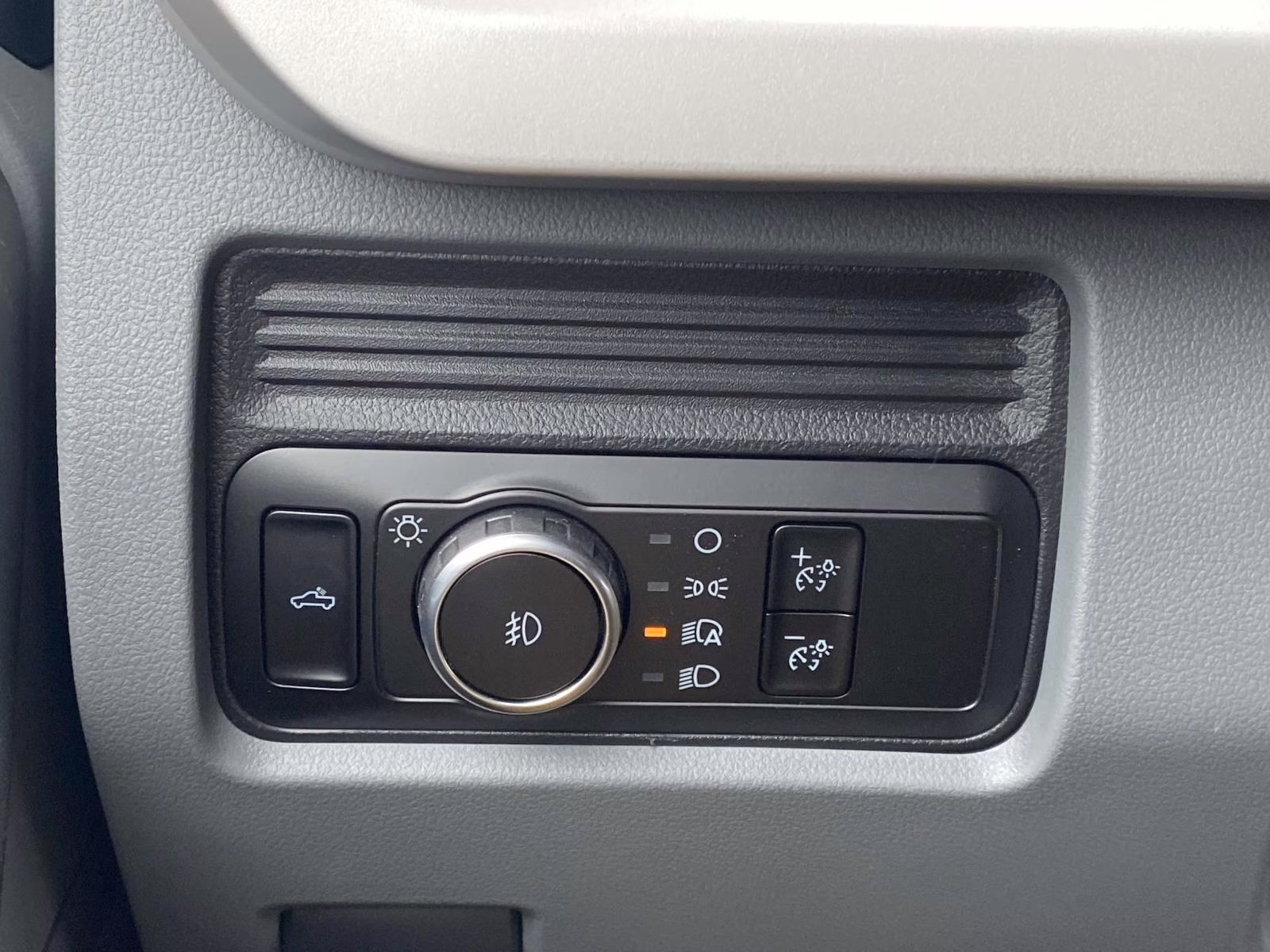 2026 Avalanche Ford Super Duty F-250 SRW XL 4X4 Truck