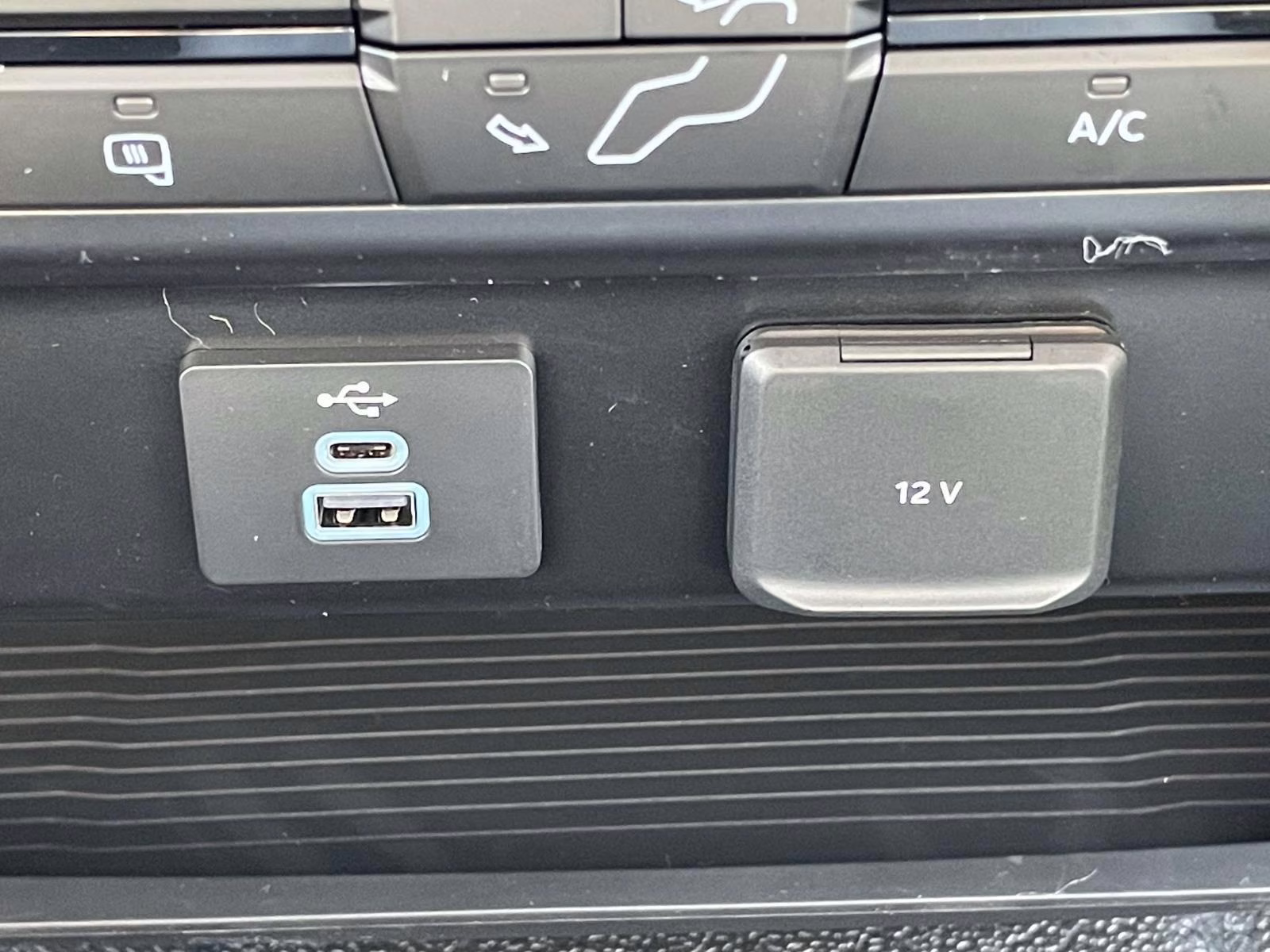 2026 Oxford White Ford Super Duty F-250 SRW XL 4X4 Truck