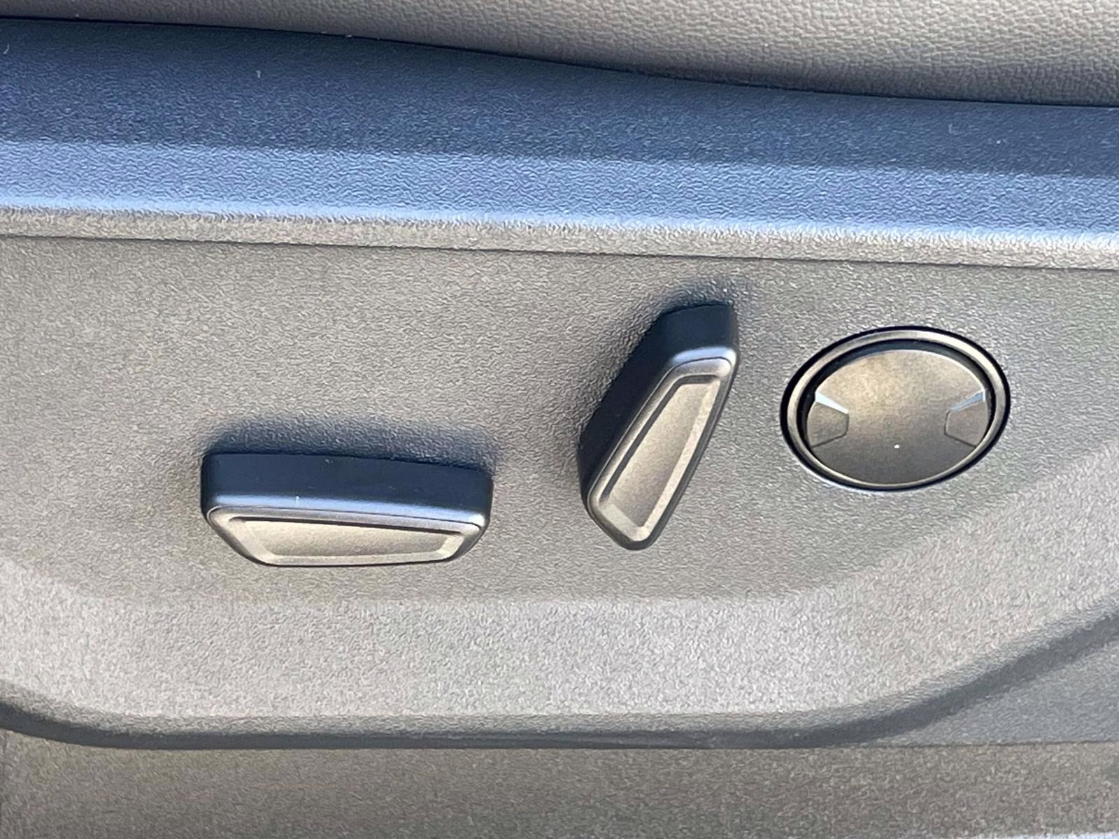 2026 Oxford White Ford Super Duty F-250 SRW Lariat 4X4 Truck