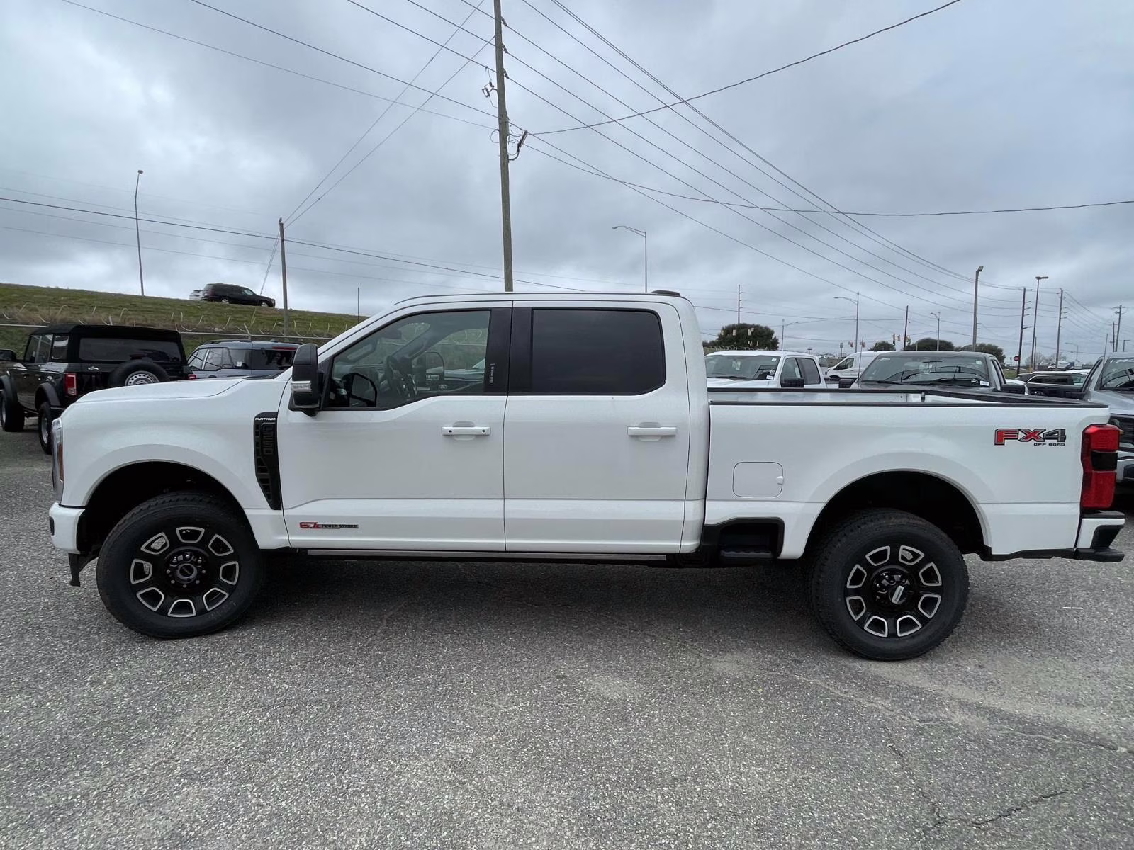 2026 Star White Metallic Tri-Coat Ford Super Duty F-250 SRW Platinum 4X4 Truck