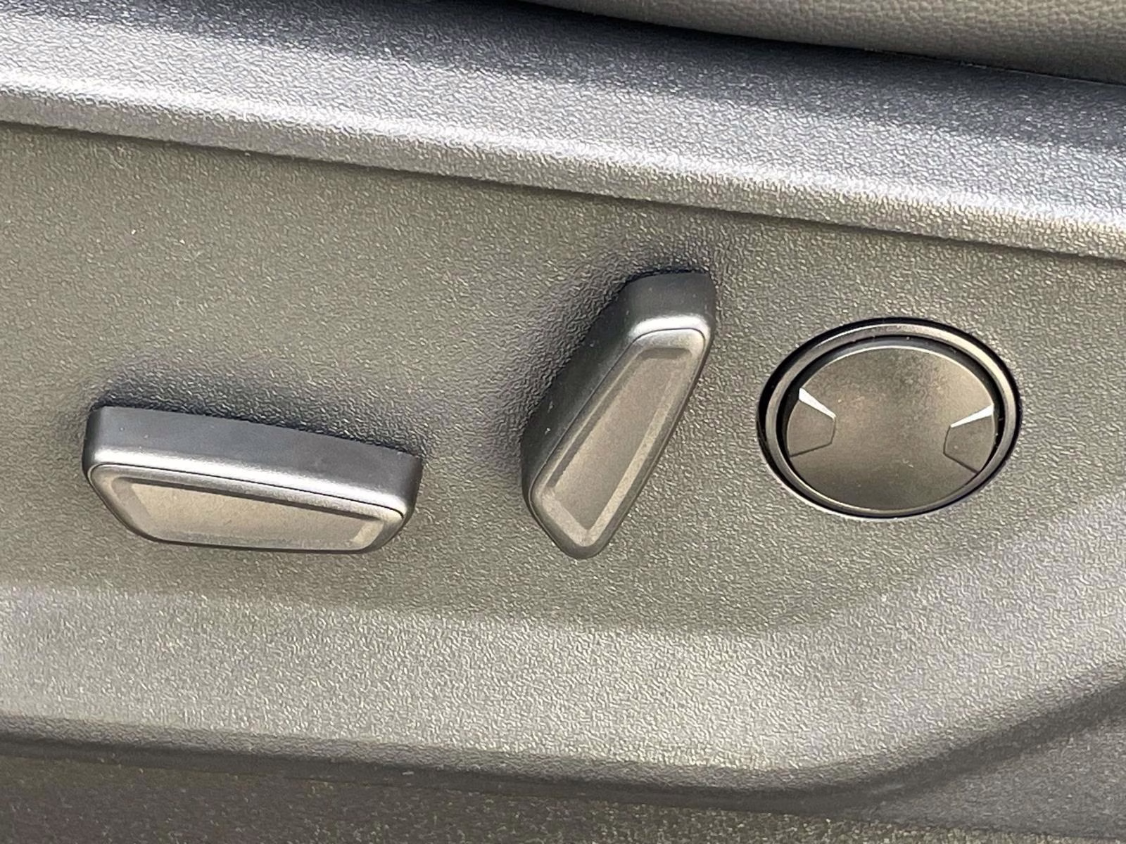 2026 Glacier Gray Metallic Tri-Coat Ford Super Duty F-250 SRW Lariat 4X4 Truck