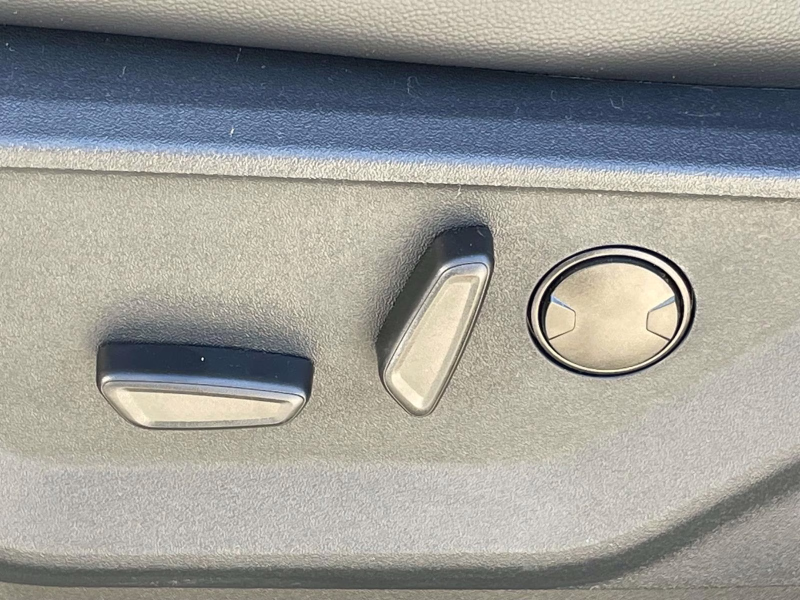 2026 Carbonized Gray Metallic Ford Super Duty F-350 SRW Lariat 4X4 Truck