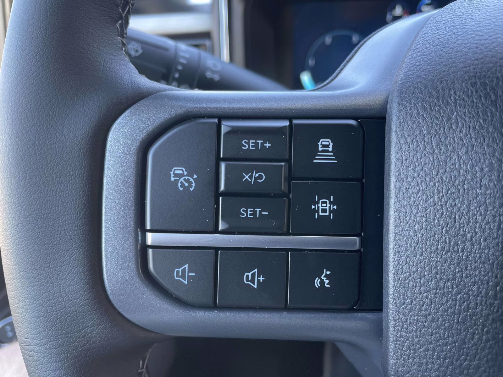 2026 Carbonized Gray Metallic Ford Super Duty F-350 SRW Lariat 4X4 Truck