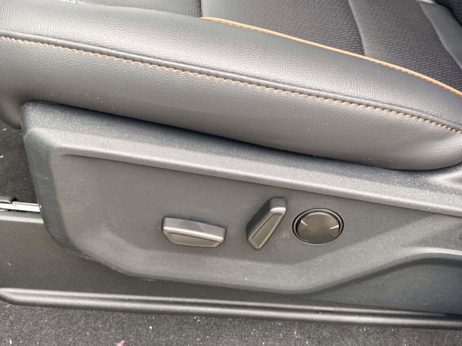 2026 Avalanche Ford Super Duty F-350 SRW Lariat 4X4 Truck