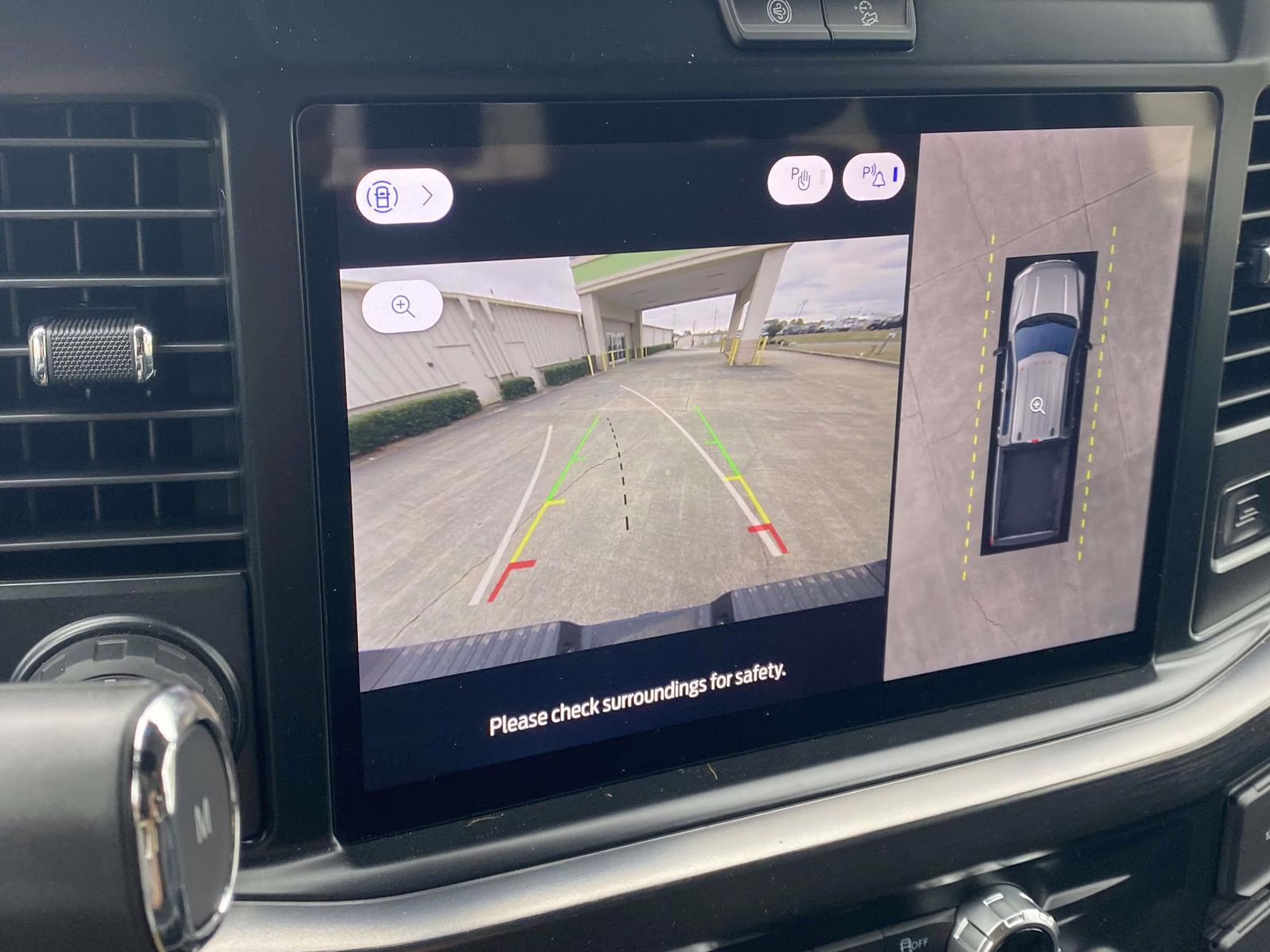 2026 Avalanche Ford Super Duty F-350 SRW Lariat 4X4 Truck