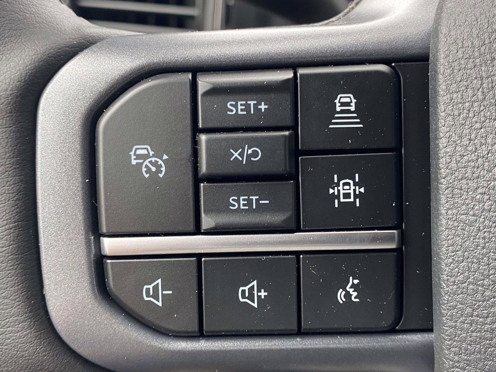 2026 Avalanche Ford Super Duty F-350 SRW Lariat 4X4 Truck