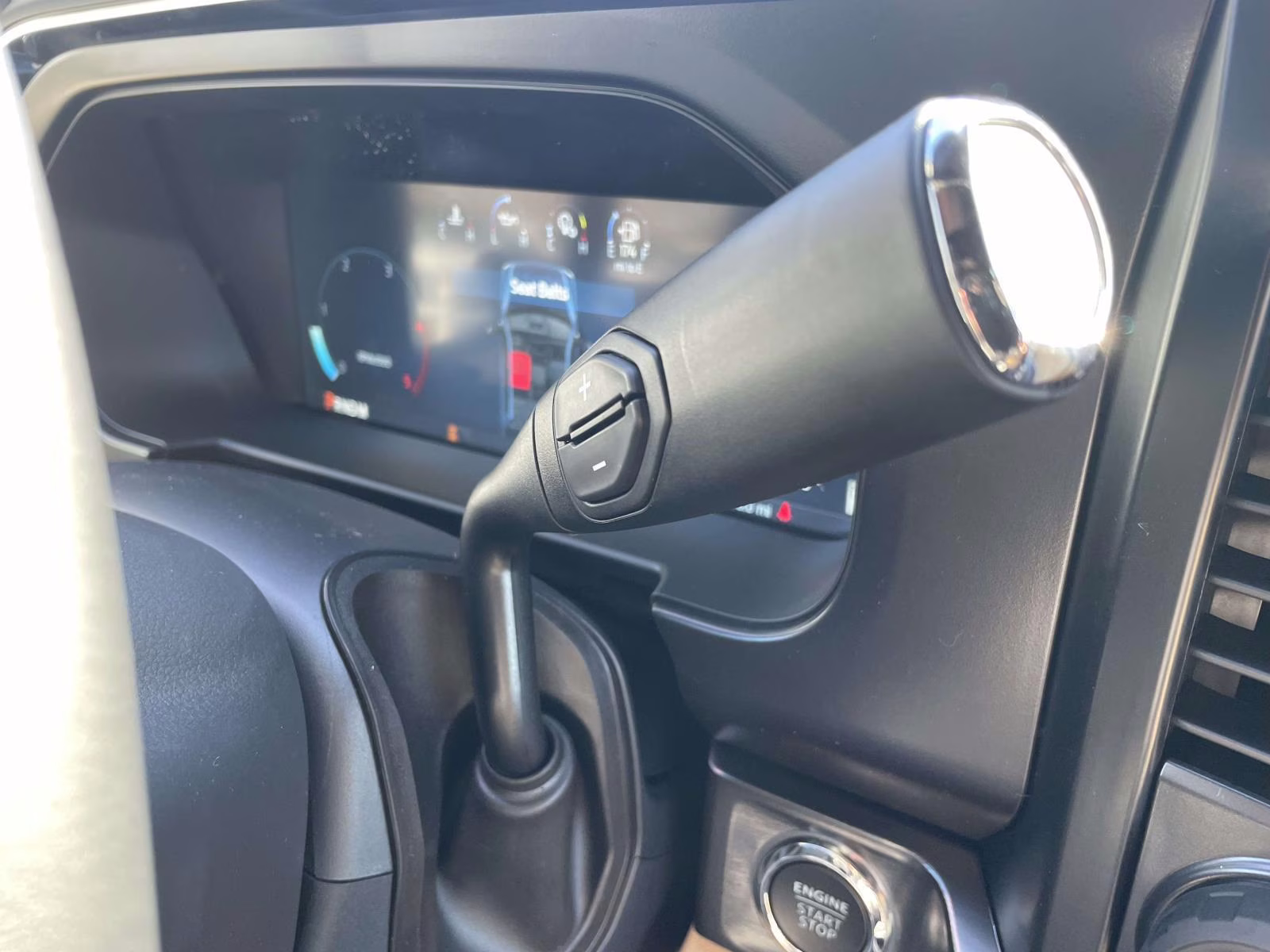 2026 Star White Metallic Tri-Coat Ford Super Duty F-350 SRW Lariat 4X4 Truck