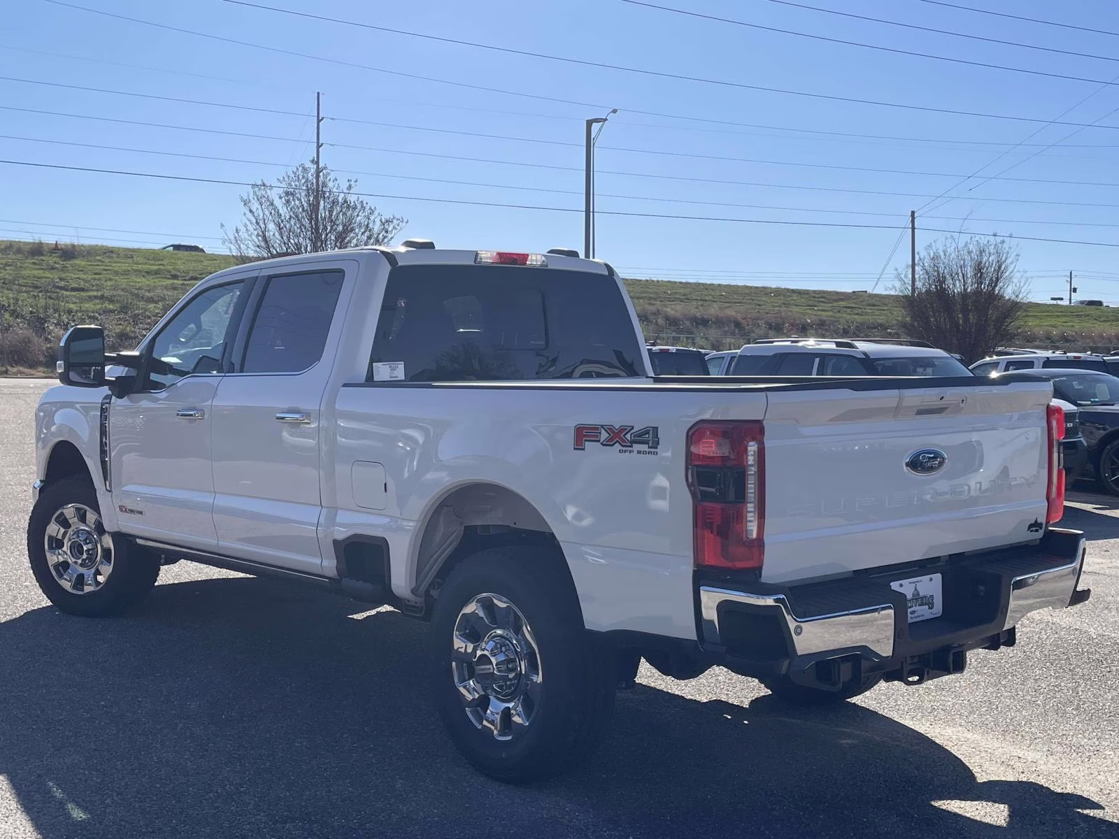 2026 Star White Metallic Tri-Coat Ford Super Duty F-350 SRW Lariat 4X4 Truck