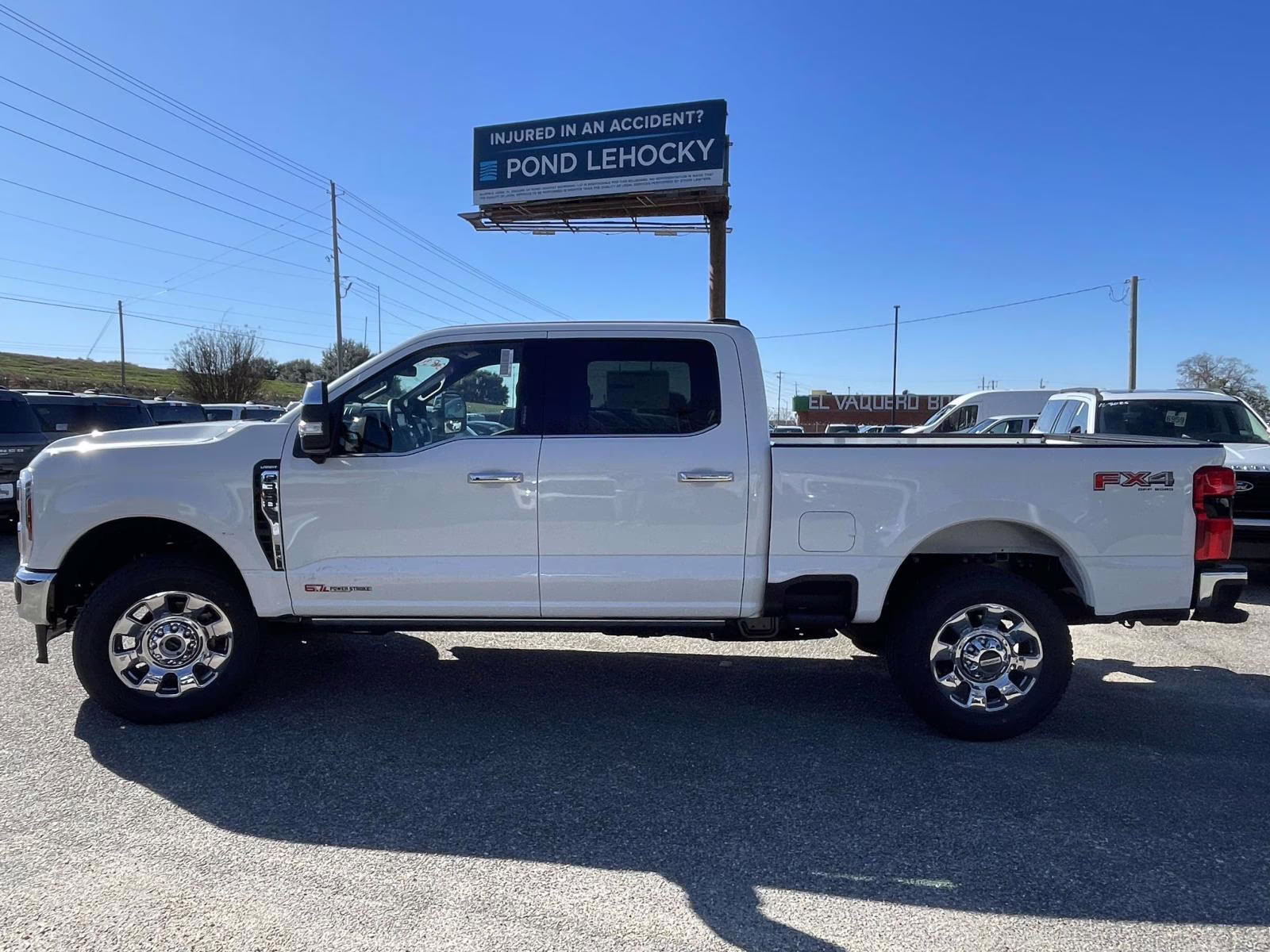 2026 Star White Metallic Tri-Coat Ford Super Duty F-350 SRW Lariat 4X4 Truck