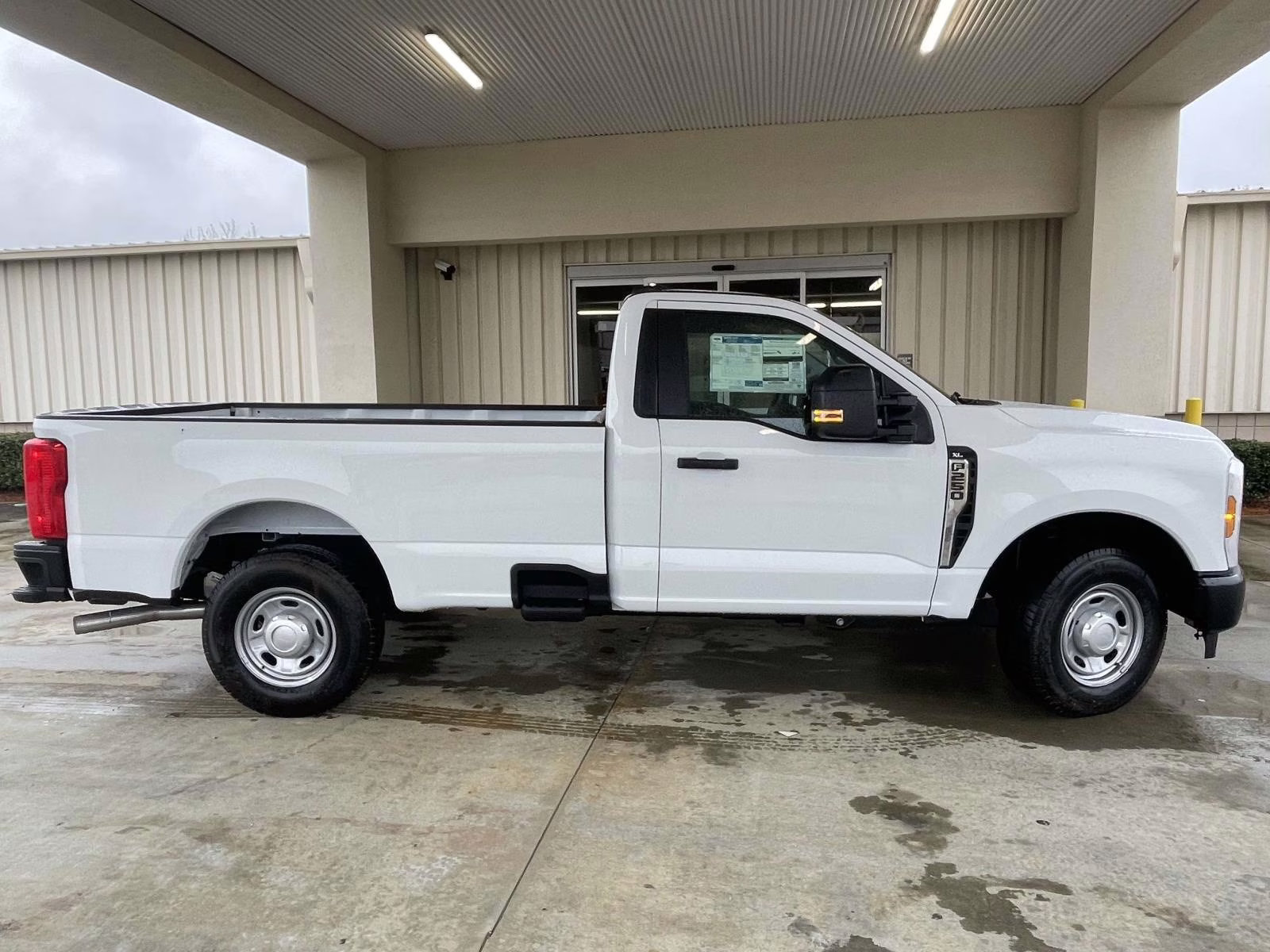 2026 Oxford White Ford Super Duty F-250 SRW XL RWD Truck