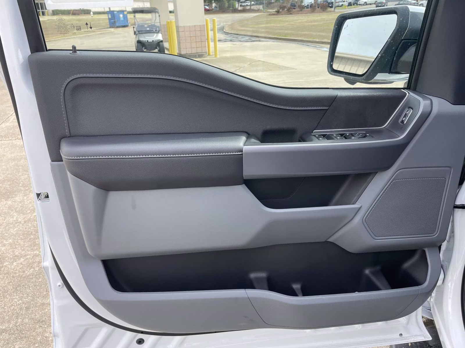 2026 Oxford White Ford F-150 XLT 4X4 Truck