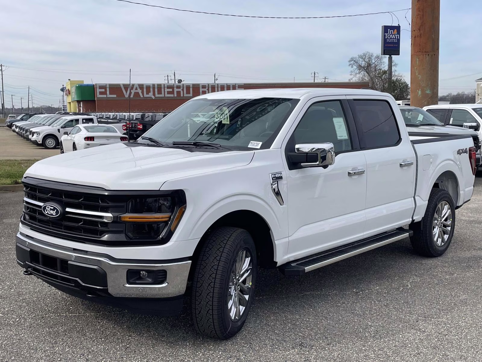 2026 Oxford White Ford F-150 XLT 4X4 Truck