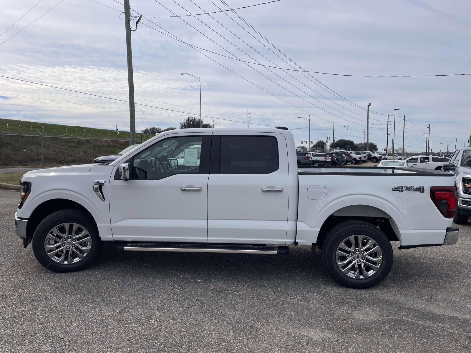 2026 Oxford White Ford F-150 XLT 4X4 Truck