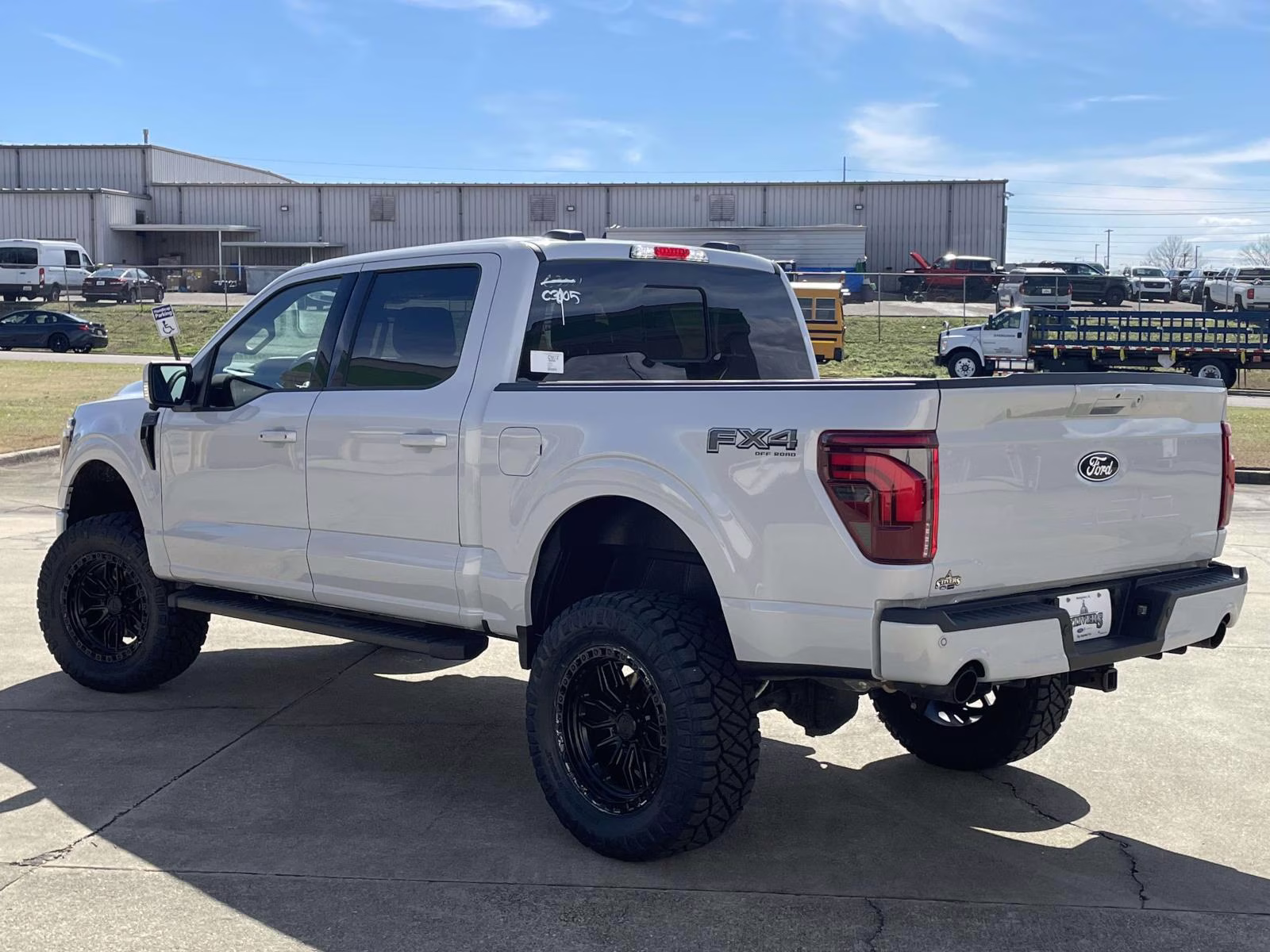 2025 Space White Metallic Ford F-150 Lariat 4X4 Truck