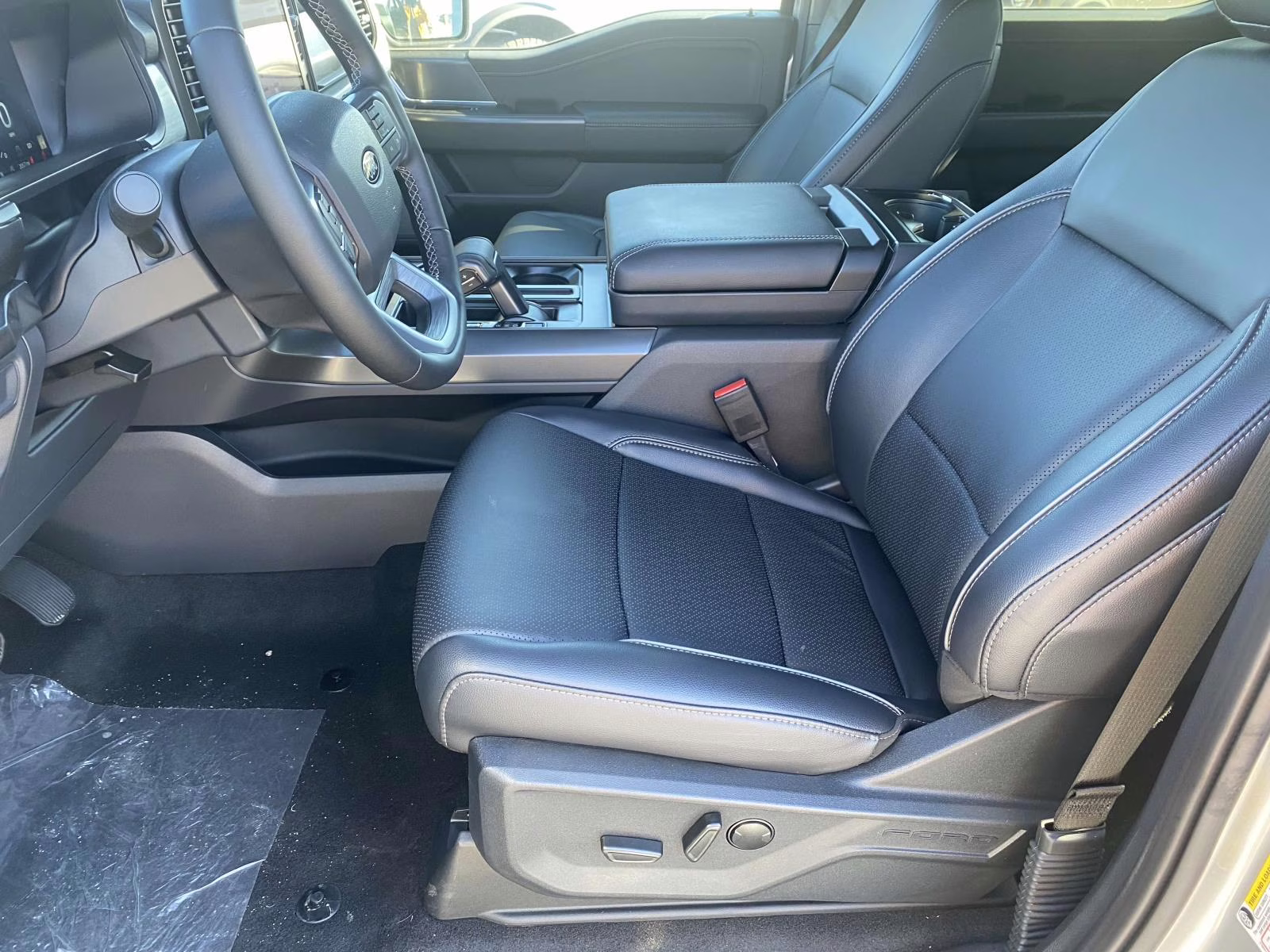 2025 Silver Metallic Ford F-150 Lariat 4X4 Truck