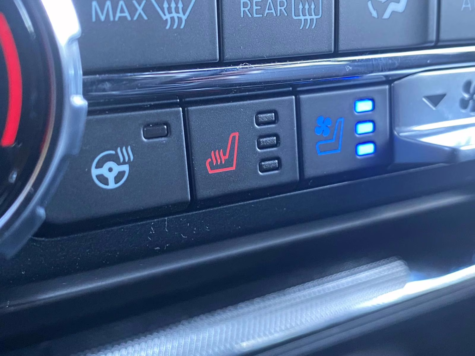 2025 Silver Metallic Ford F-150 Lariat 4X4 Truck