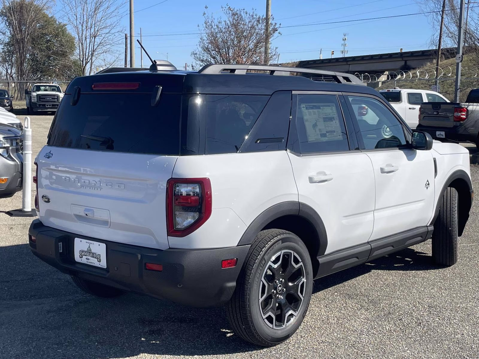 2025 Oxford White Ford Bronco Sport Outer Banks 4X4 SUV