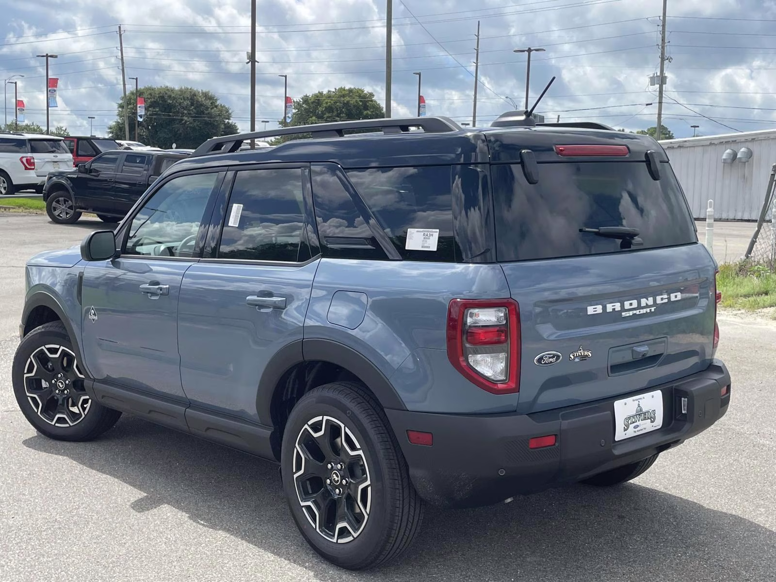 2025 Azure Gray Metallic Tri-Coat Ford Bronco Sport Outer Banks 4X4 SUV