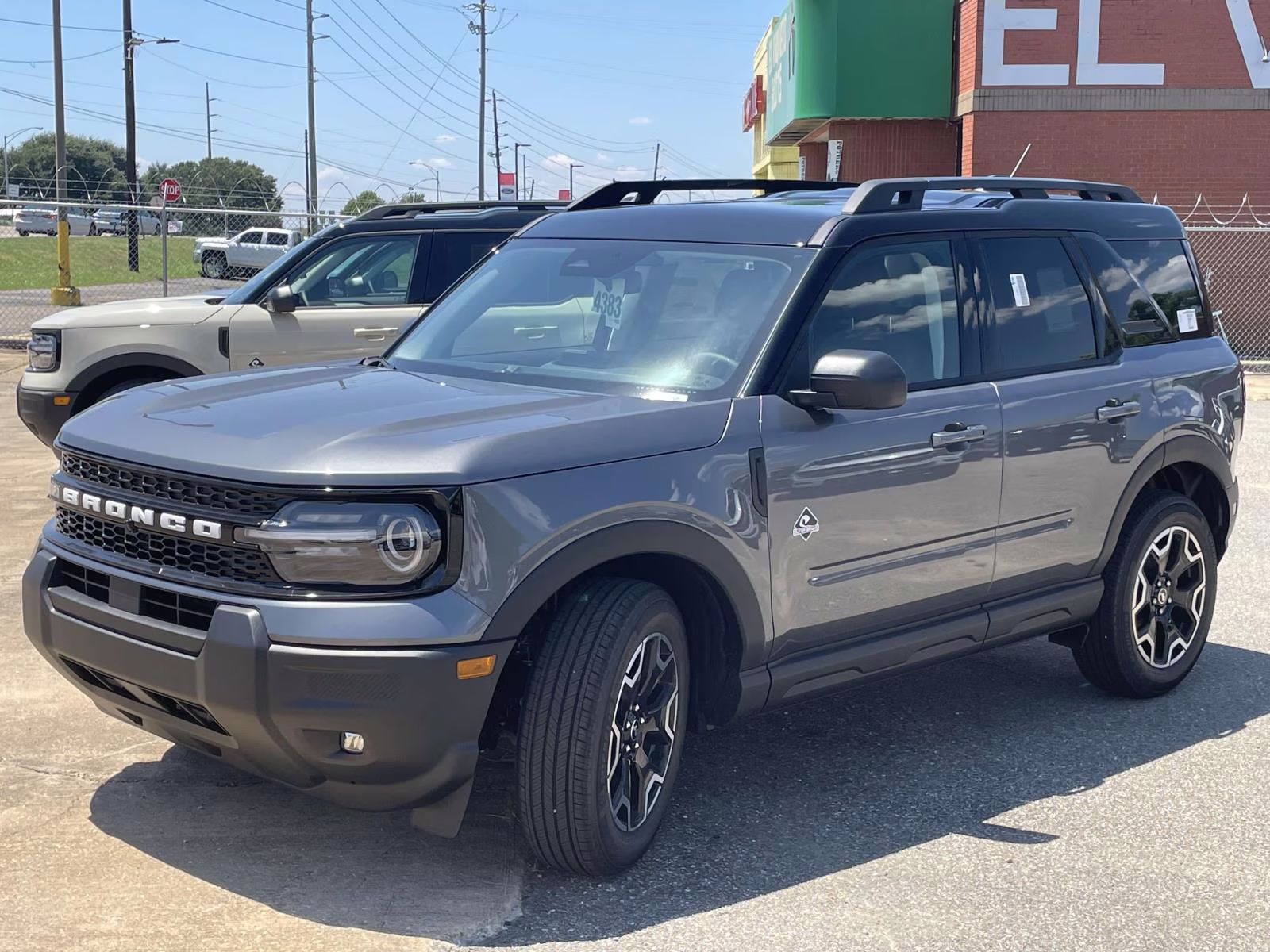 2025 Carbonized Gray Metallic Ford Bronco Sport Outer Banks 4X4 SUV
