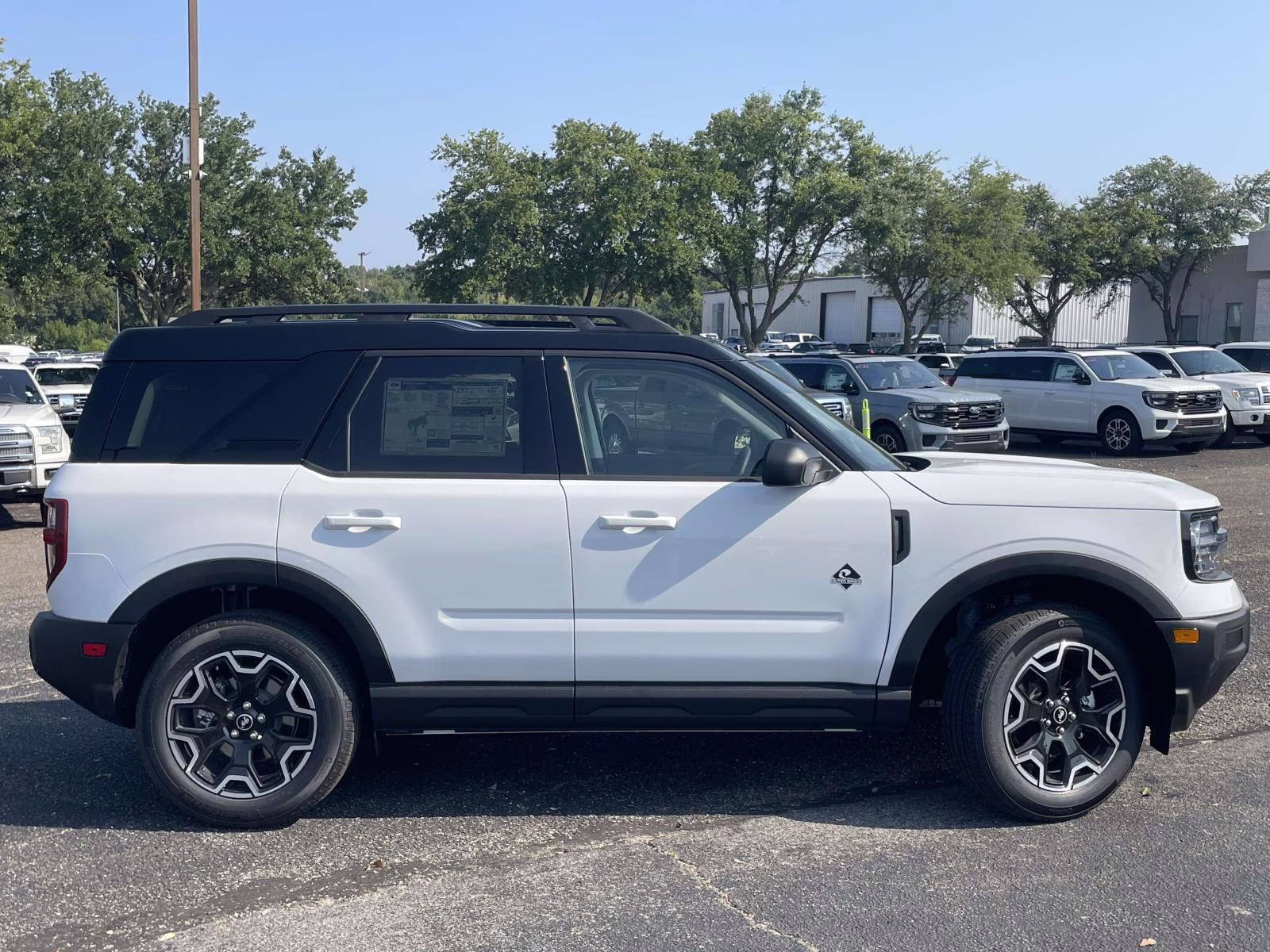 2025 Oxford White Ford Bronco Sport Outer Banks 4X4 SUV