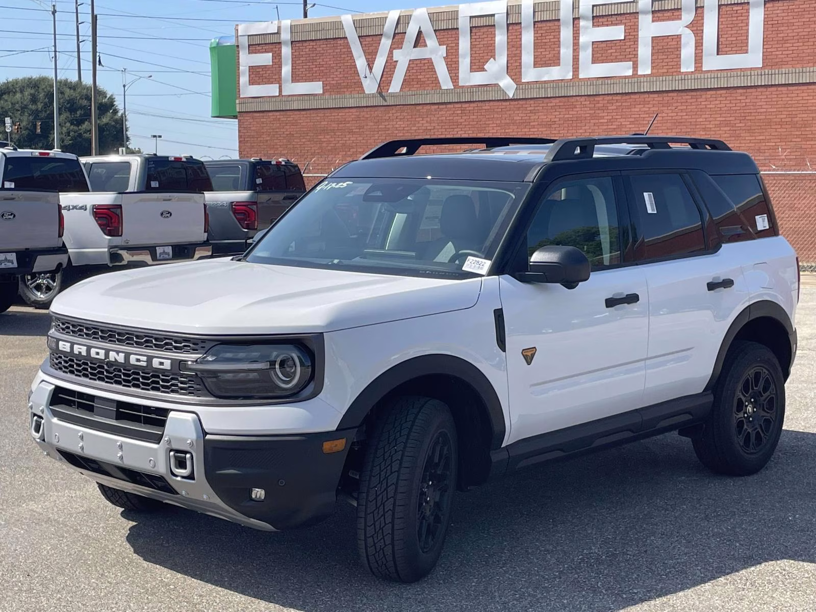 2025 Oxford White Ford Bronco Sport Badlands 4X4 SUV