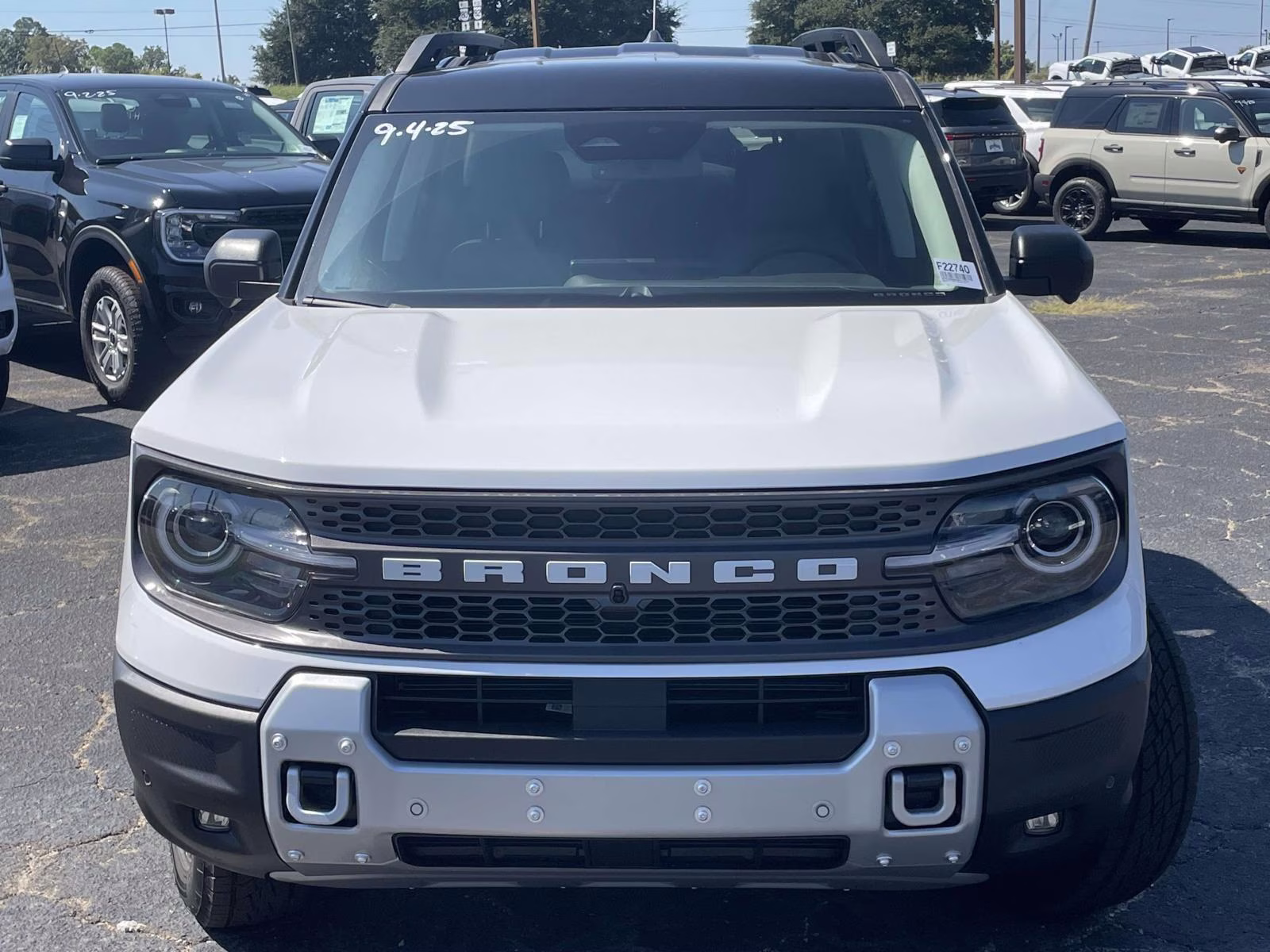 2025 Oxford White Ford Bronco Sport Badlands 4X4 SUV