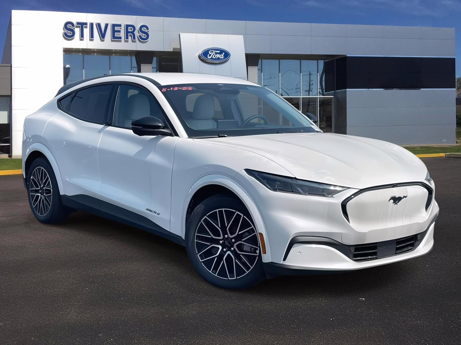 2025 Star White Metallic Tri-Coat Ford Mustang Mach-E Premium RWD SUV