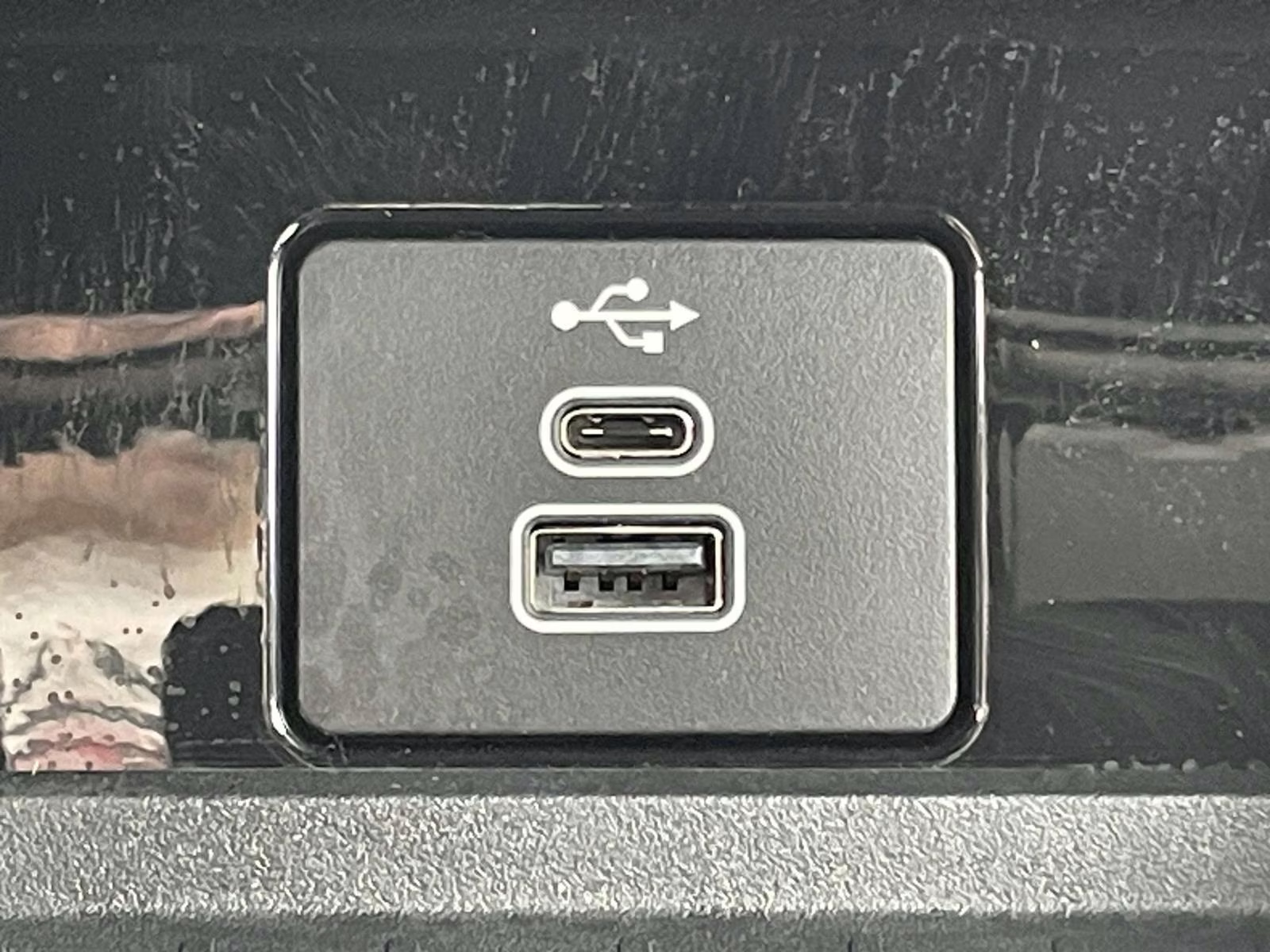 2025 Star White Metallic Tri-Coat Ford Mustang Mach-E Premium RWD SUV