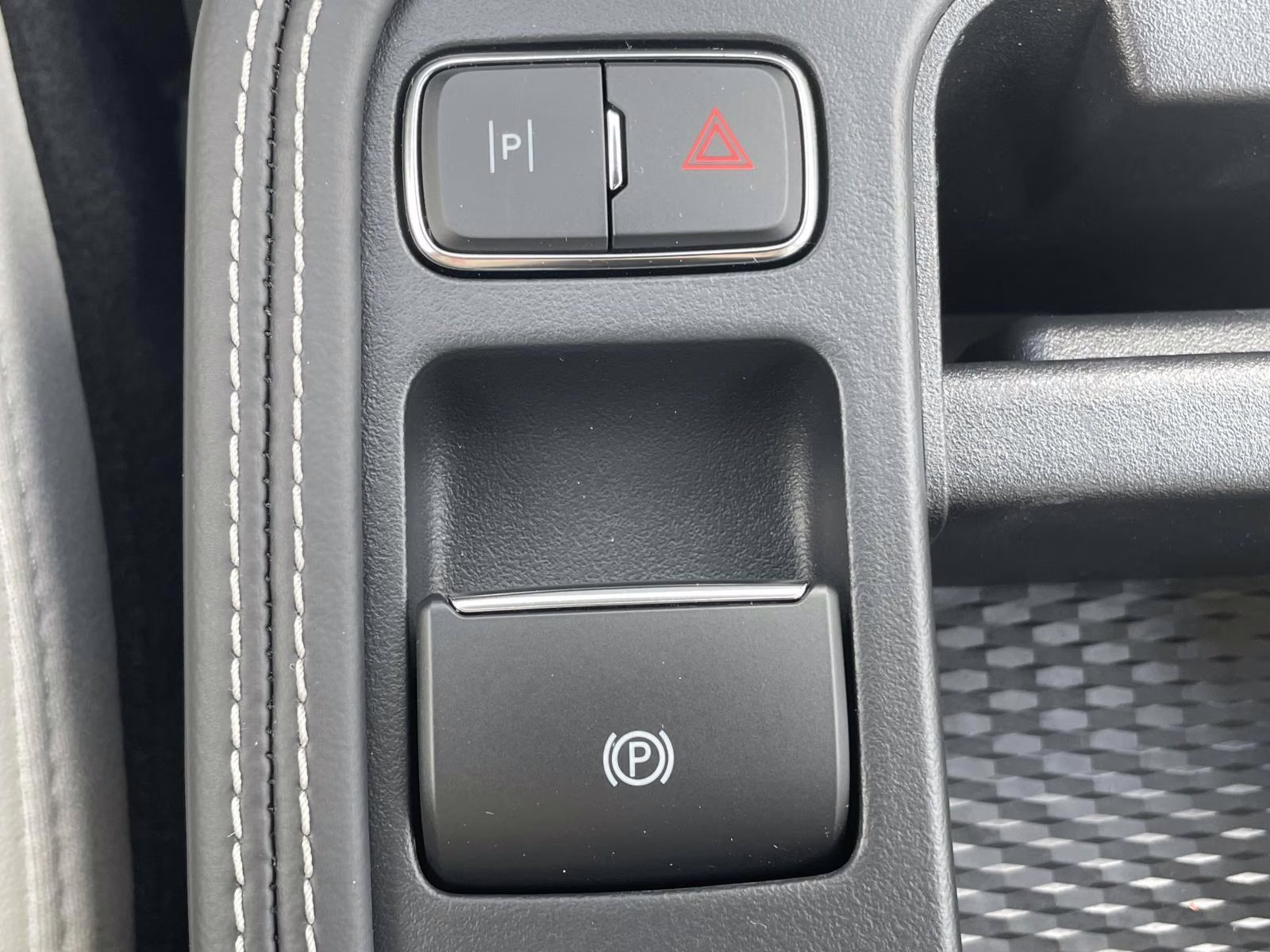 2025 Star White Metallic Tri-Coat Ford Mustang Mach-E Premium RWD SUV