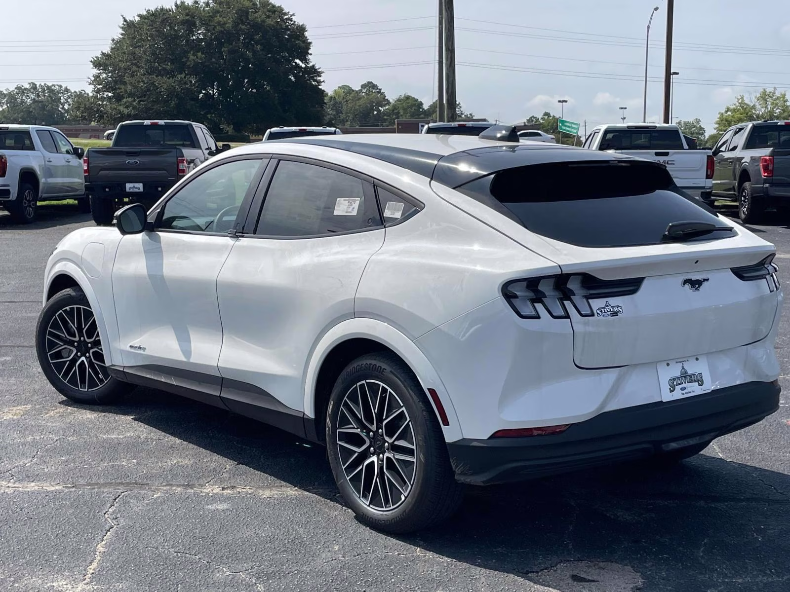 2025 Star White Metallic Tri-Coat Ford Mustang Mach-E Premium RWD SUV