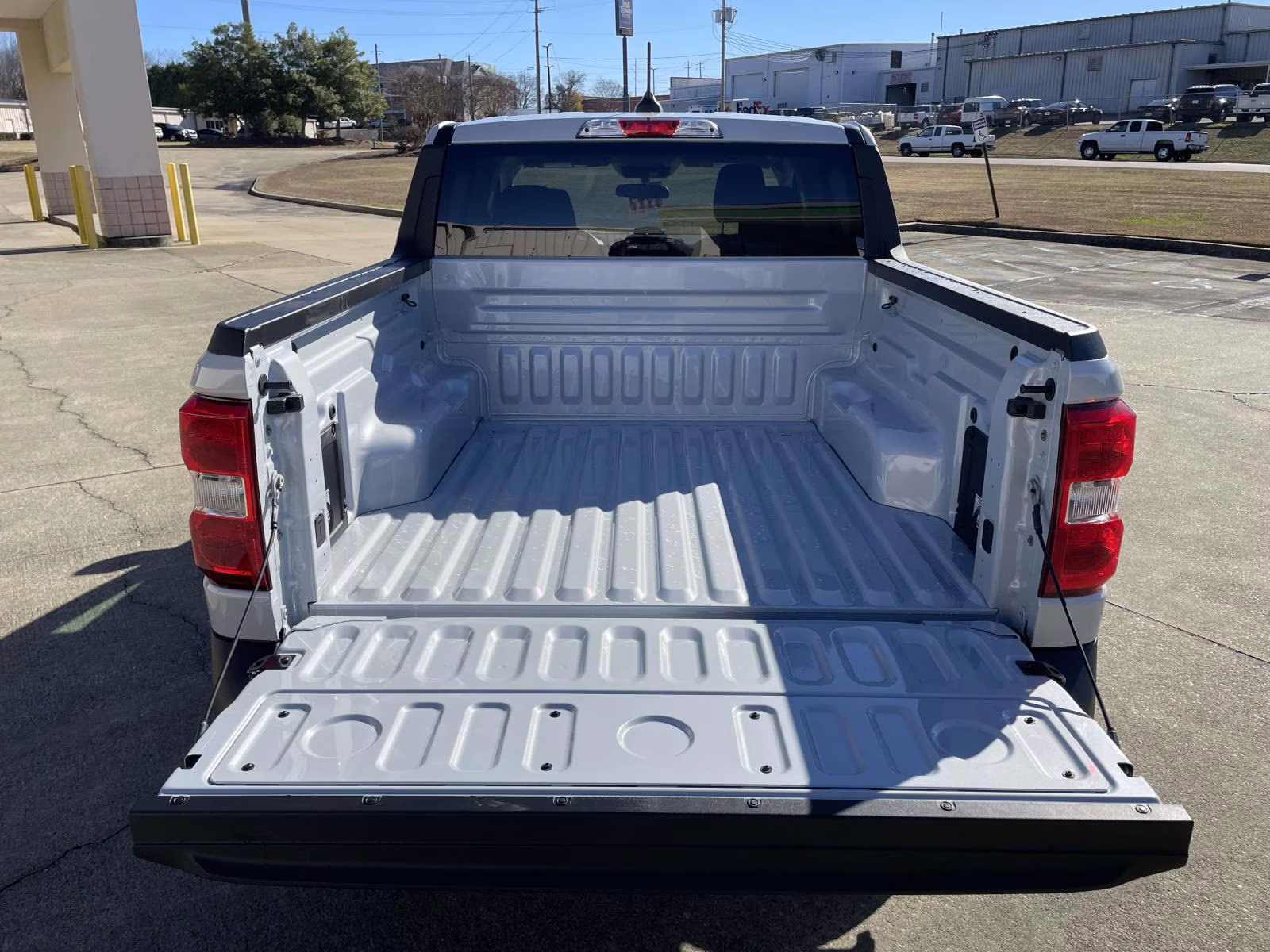 2026 Space White Metallic Ford Maverick XL FWD Truck