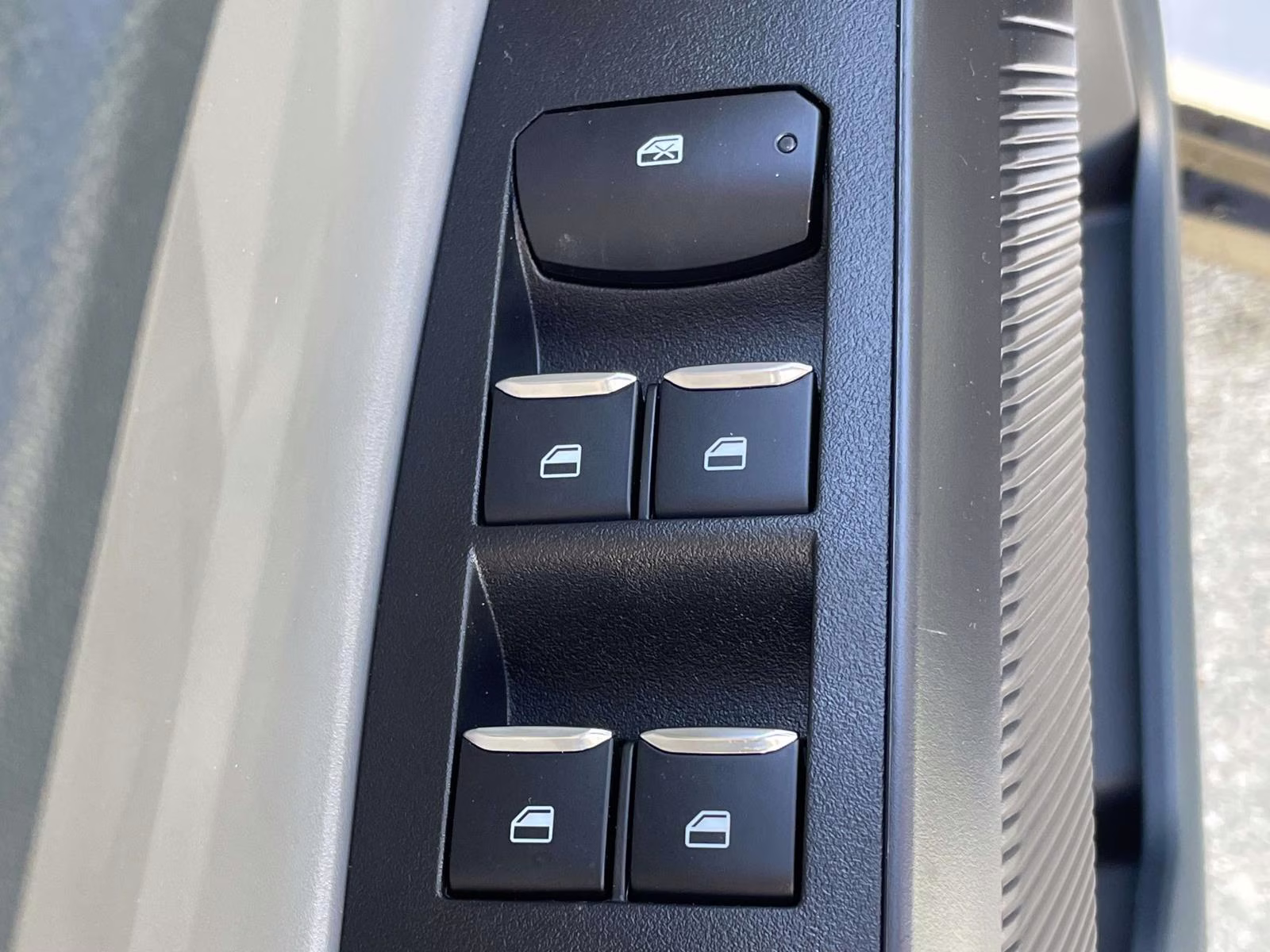 2026 Space White Metallic Ford Maverick XL FWD Truck