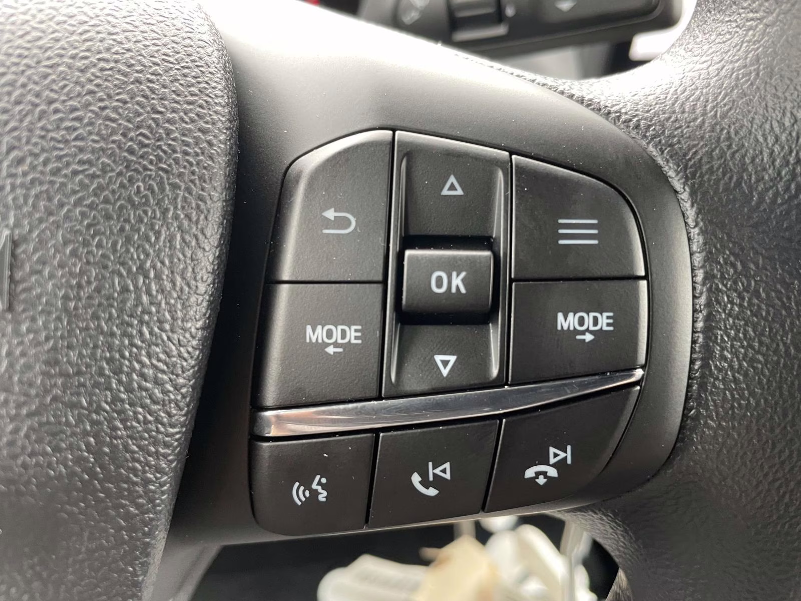 2026 Space White Metallic Ford Maverick XL AWD Truck