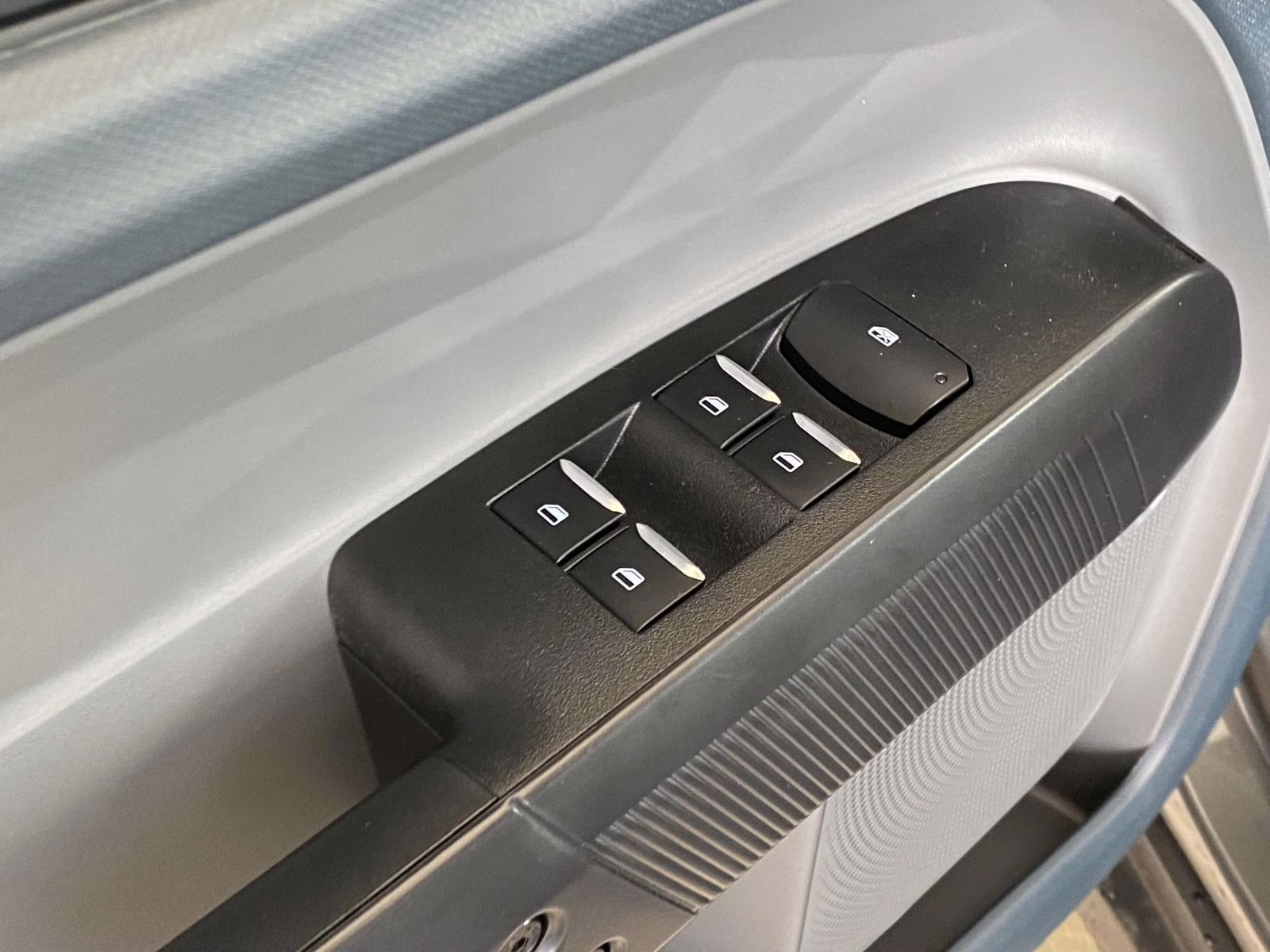 2025 Shadow Black Ford Maverick XL AWD Truck