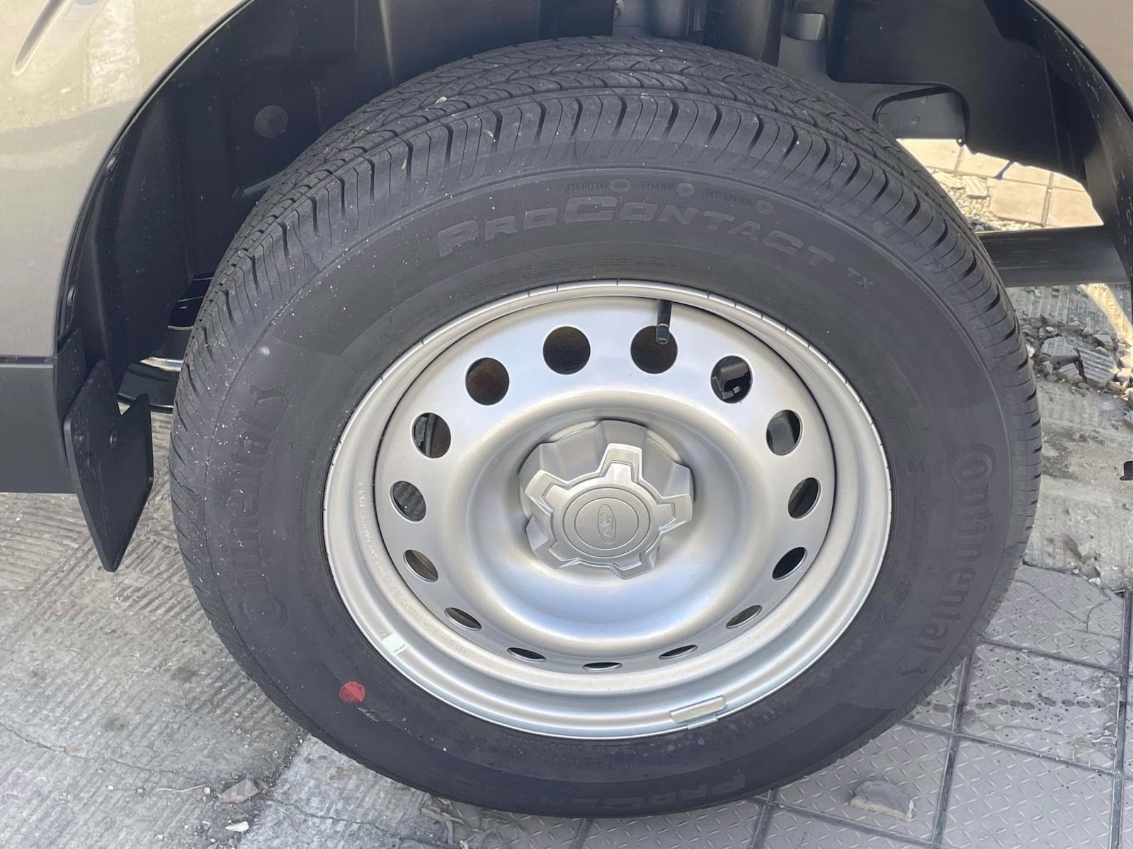 2025 Gray Metallic Ford Maverick XL AWD Truck