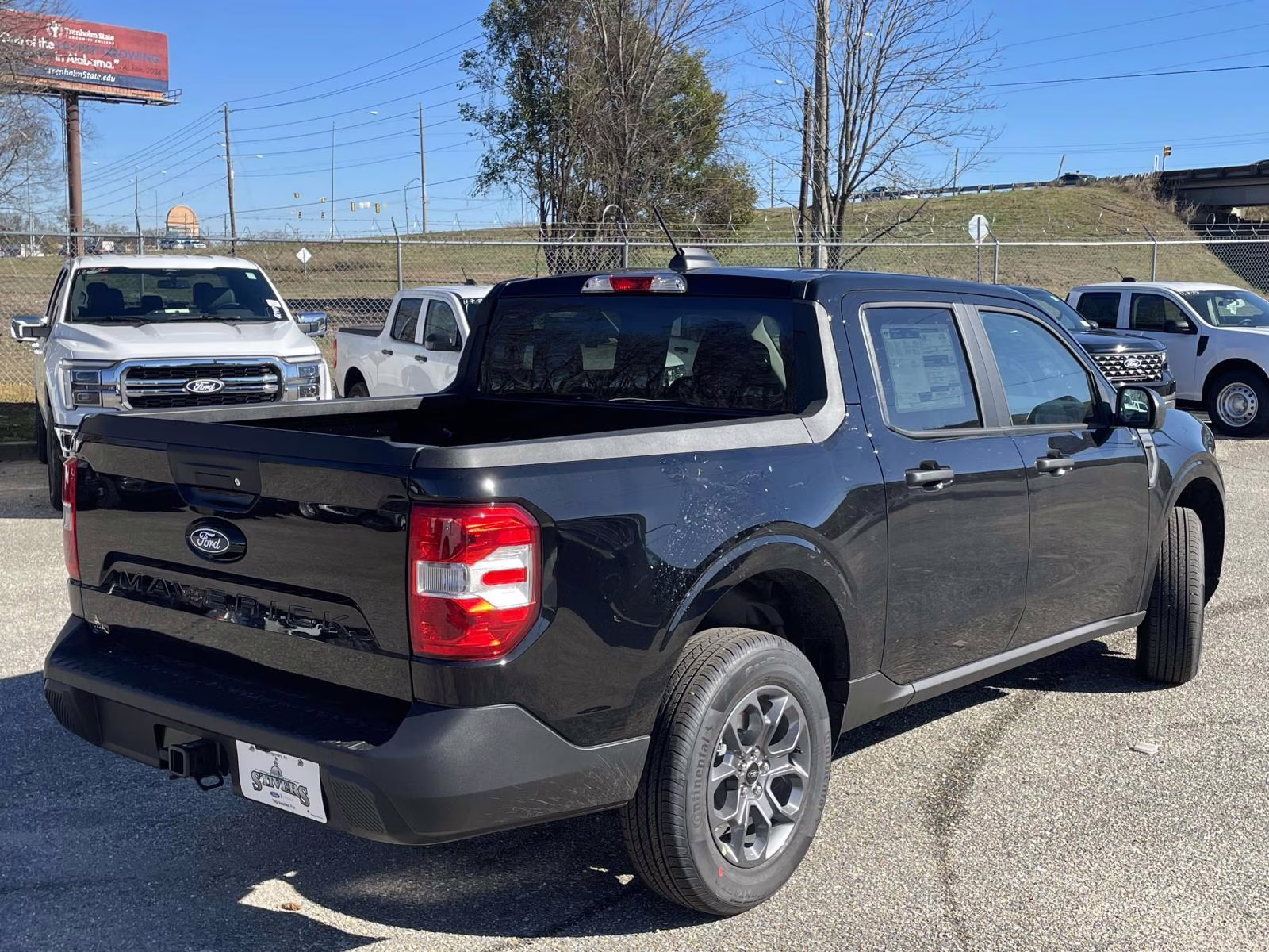 2026 Shadow Black Ford Maverick XLT FWD Truck